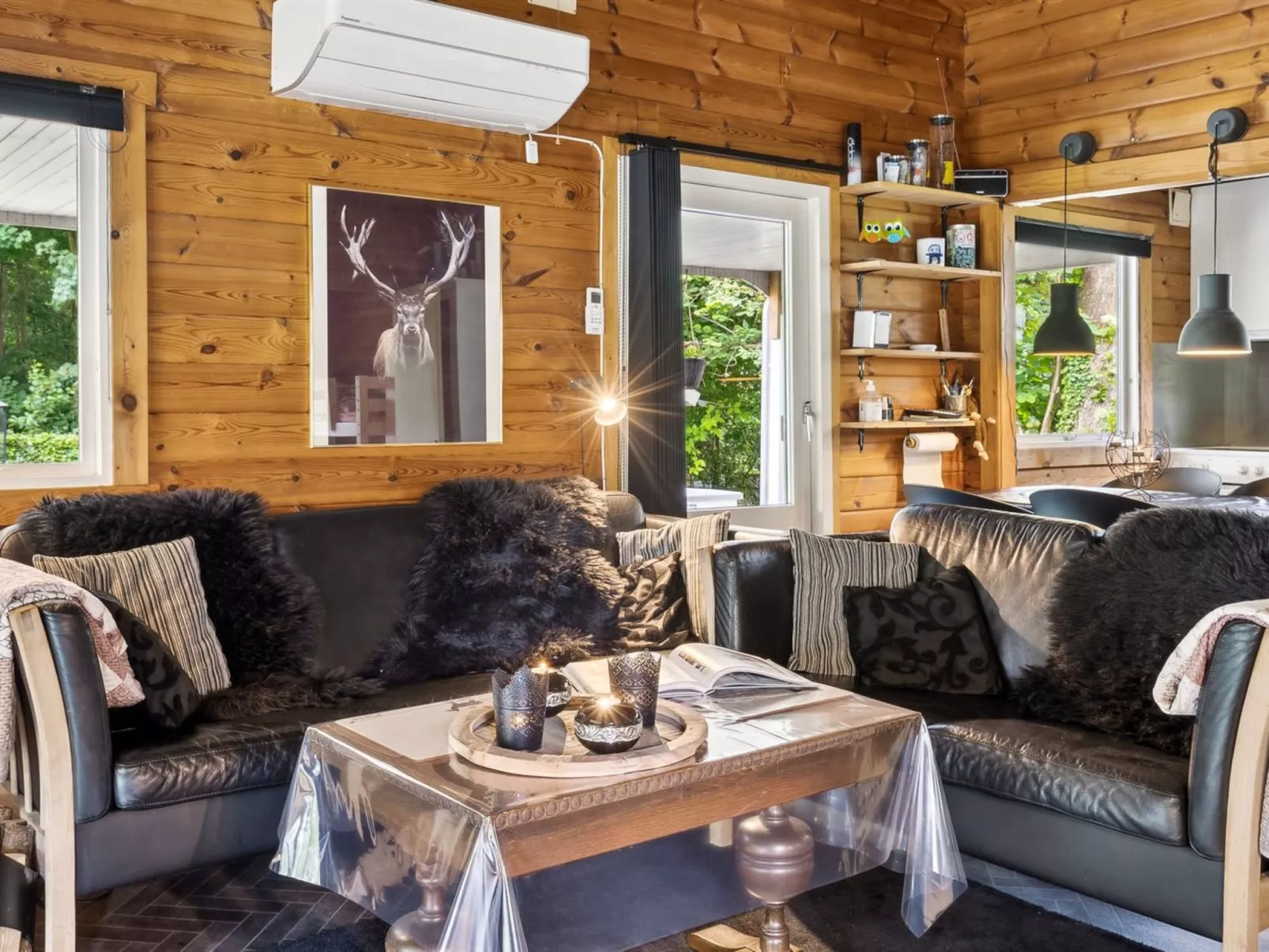 "Araminta" - 800m from the sea-Inside