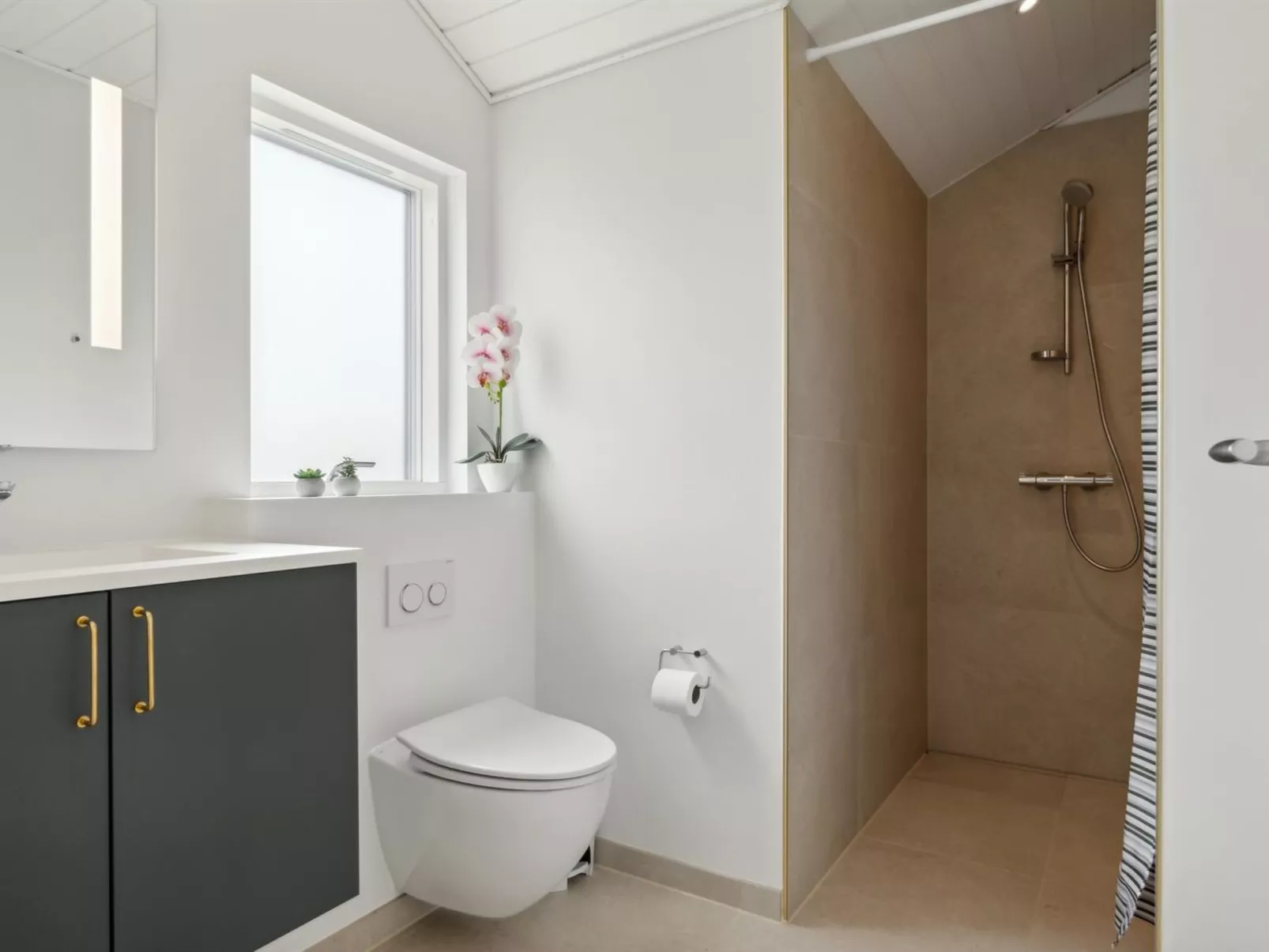 "Henke" - 475m from the sea-Drinnen