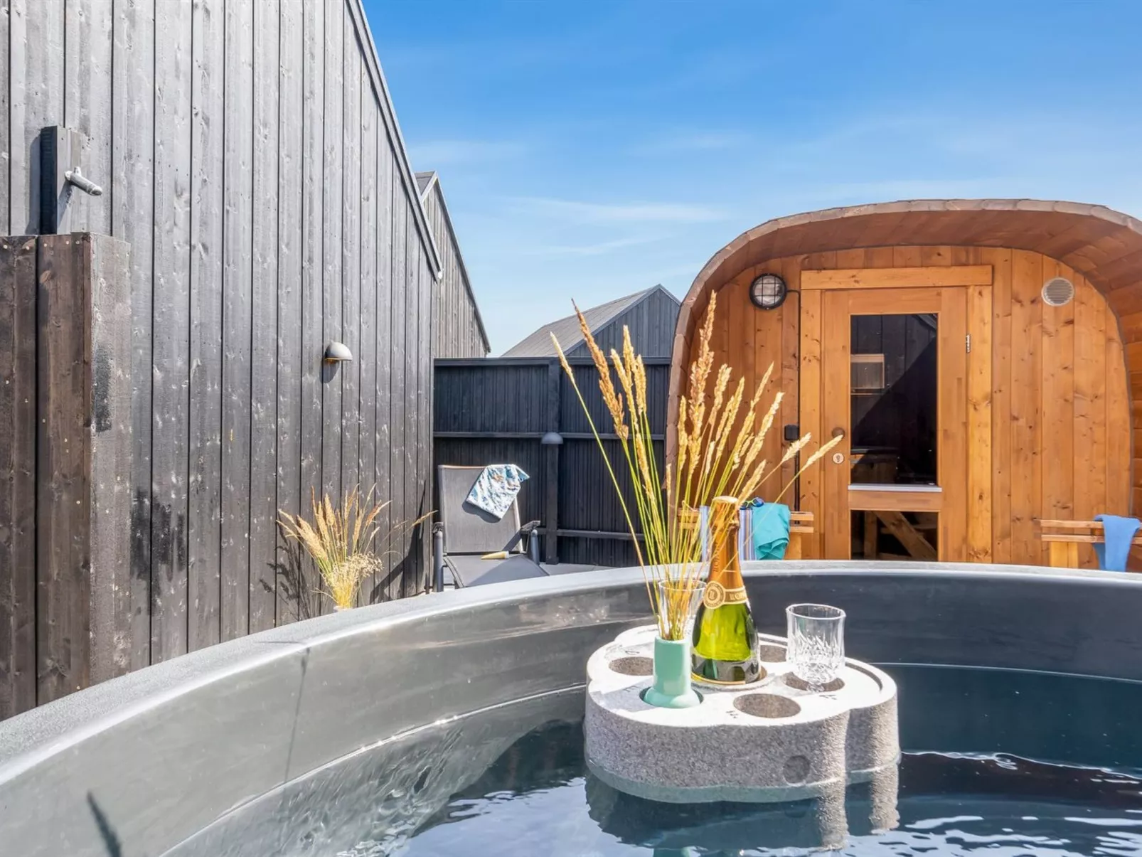 "Josina" - 1.8km from the sea-Drinnen