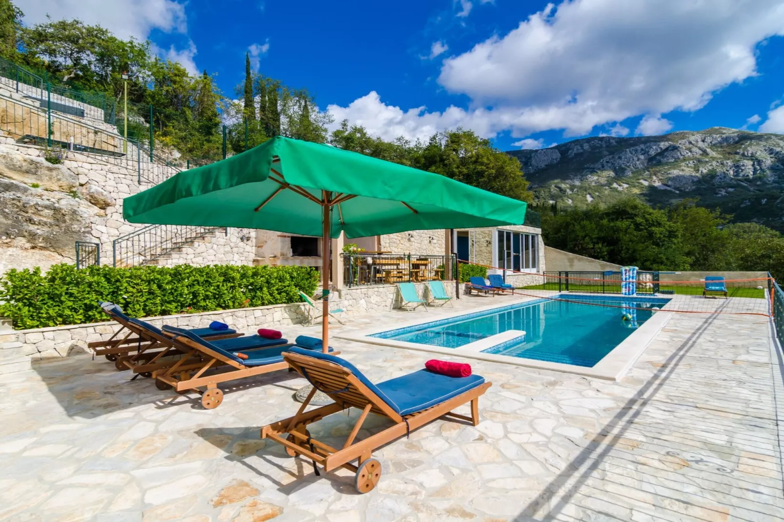 Villa Falcon Rook - Four-Bedroom Villa with Terrace and Swimming Pool-Piscine