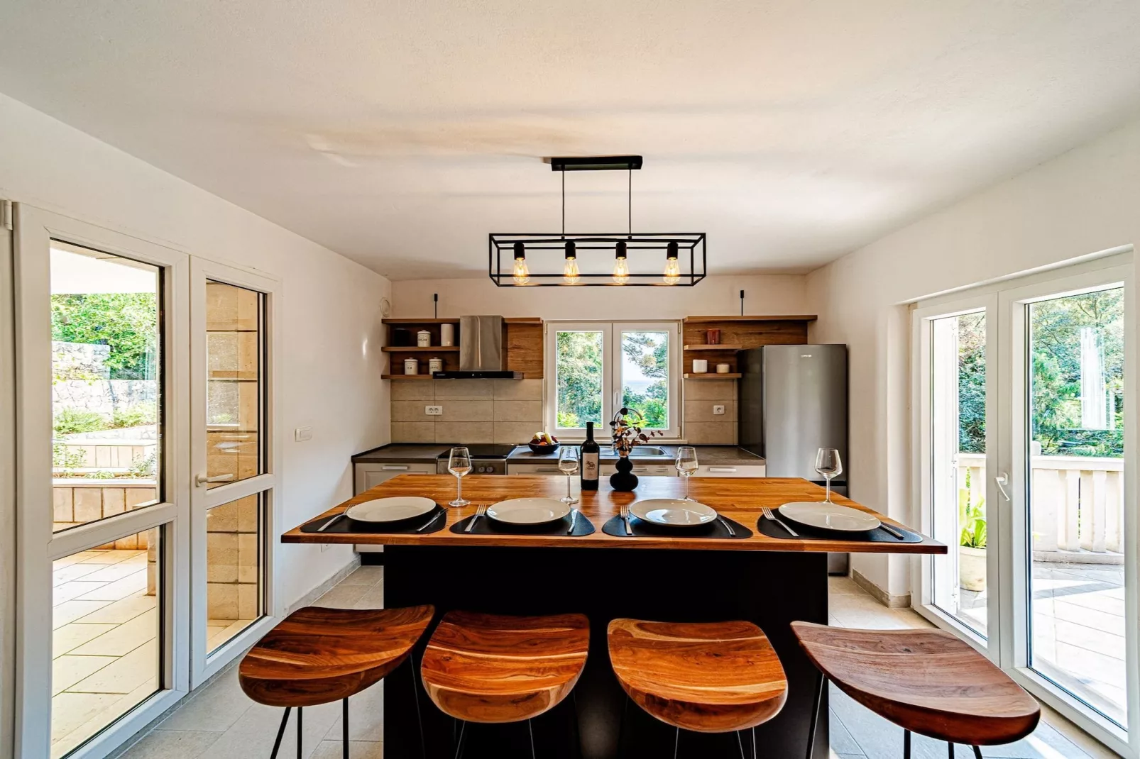 Holiday Home Island Gem - Five  Bedroom Apartment-Cuisine