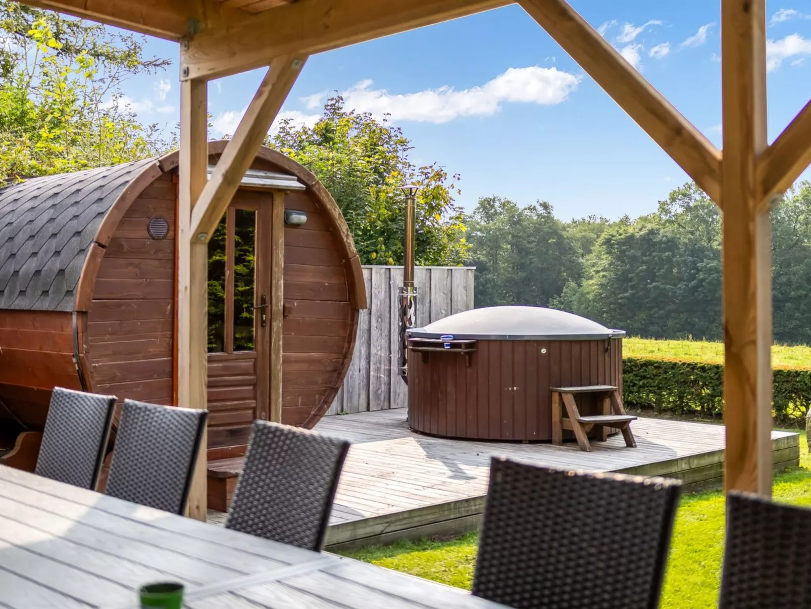 "Vinni" - 25km from the sea-Draußen