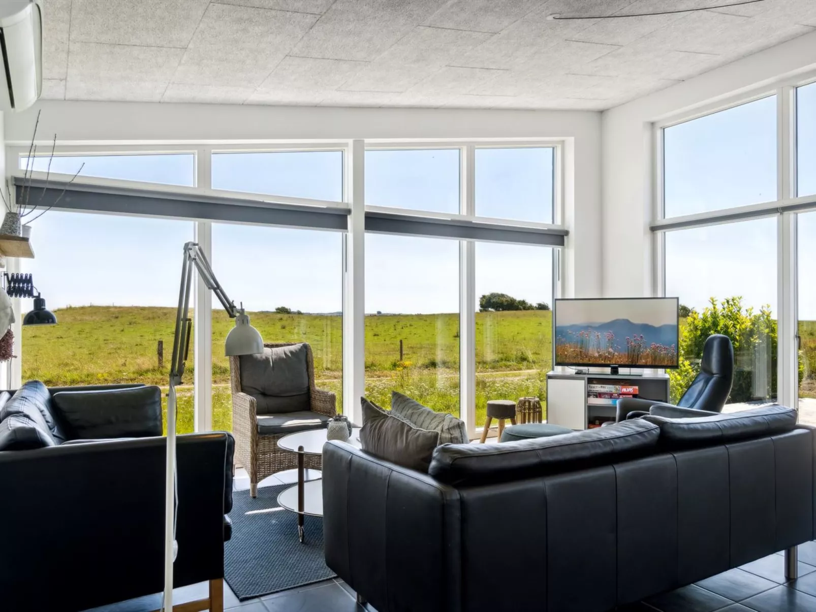 "Bæver" - 200m from the sea-Drinnen