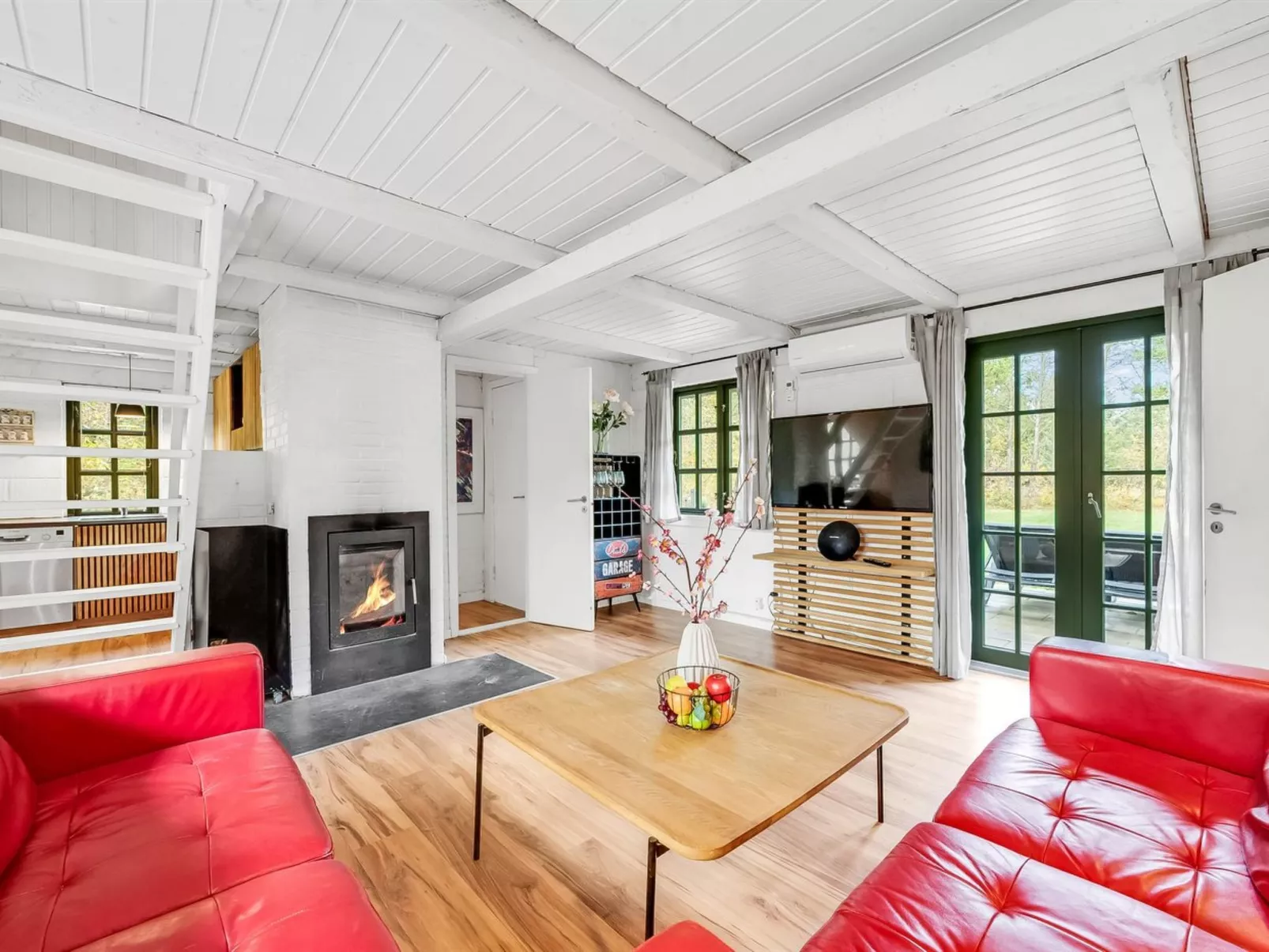 "Matilda" - 1.6km from the sea-Inside