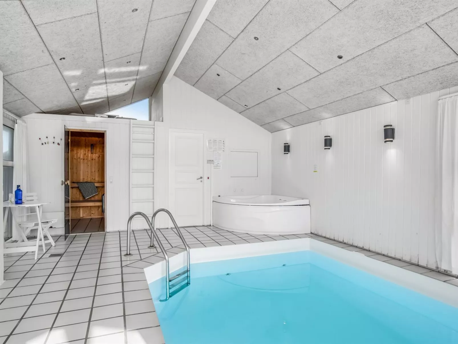 "Heralde" - 60m from the sea-Outside