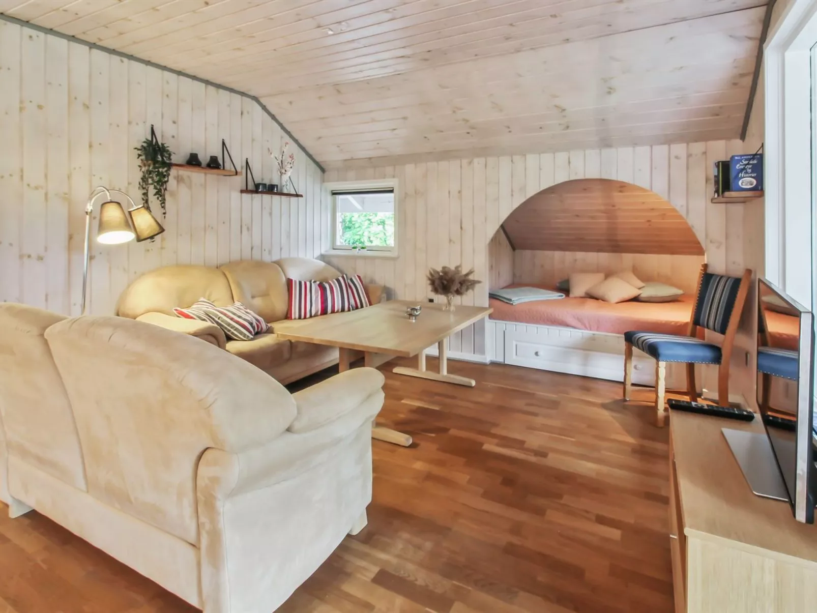 "Lenya" - 33km from the sea-Drinnen