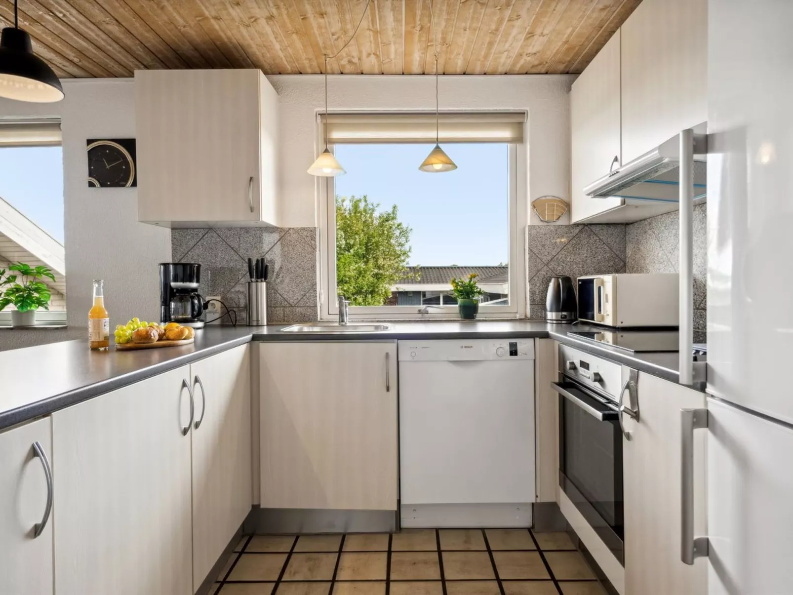 "Matthias" - 300m from the sea-Drinnen