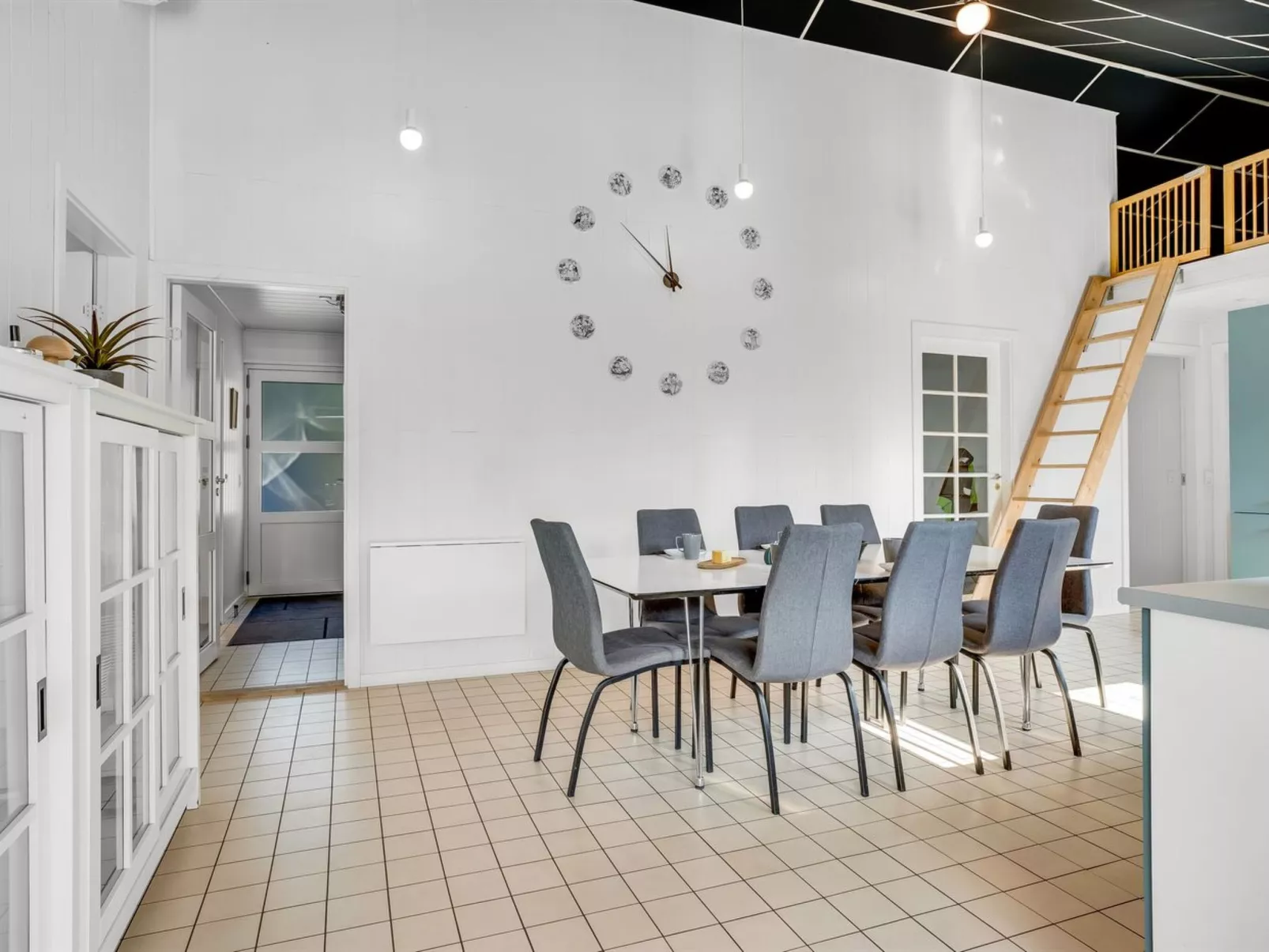 "Amdi" - 1.3km from the sea-Inside