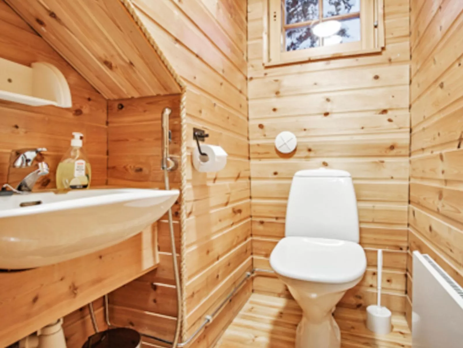 Joikupirtti b-Dedans