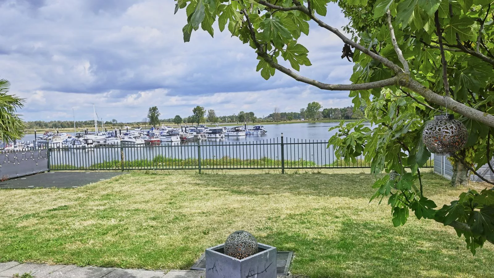 Maaszicht-Vue d'été