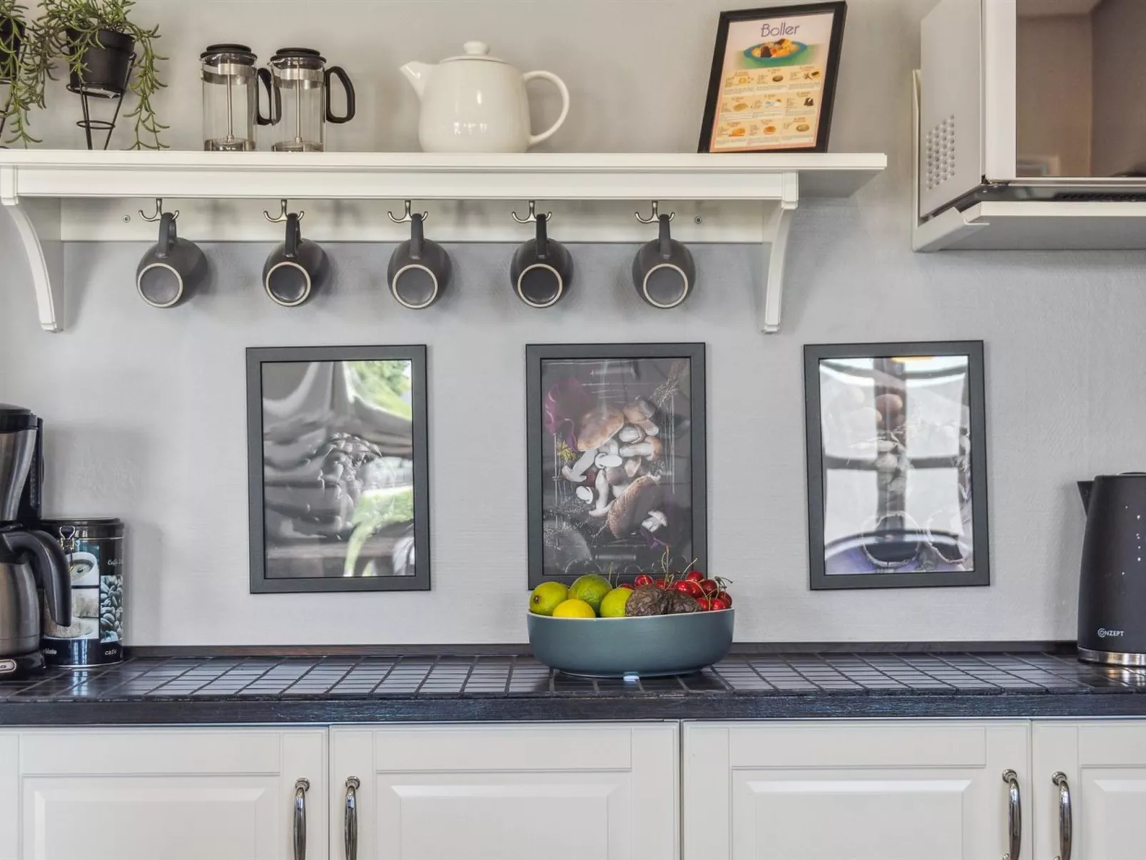 "Mari" - 150m from the sea-Inside