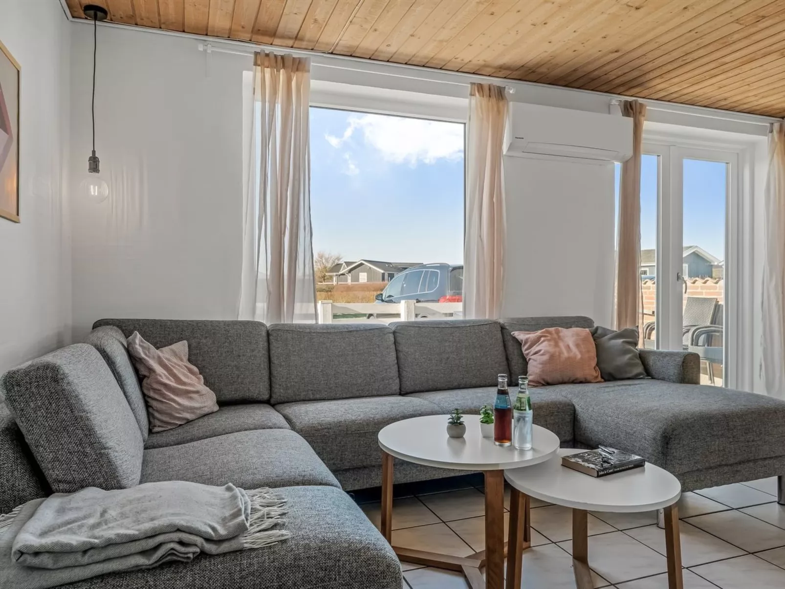 "Nikolce" - 300m to the fjord-Drinnen