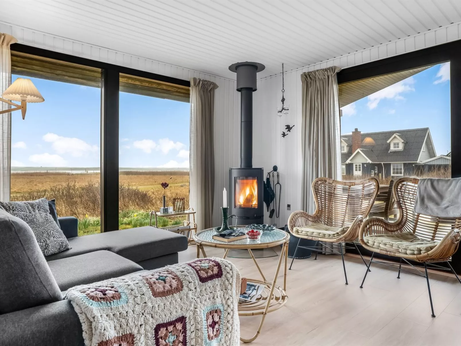 "Waghn" - 250m from the sea-Inside