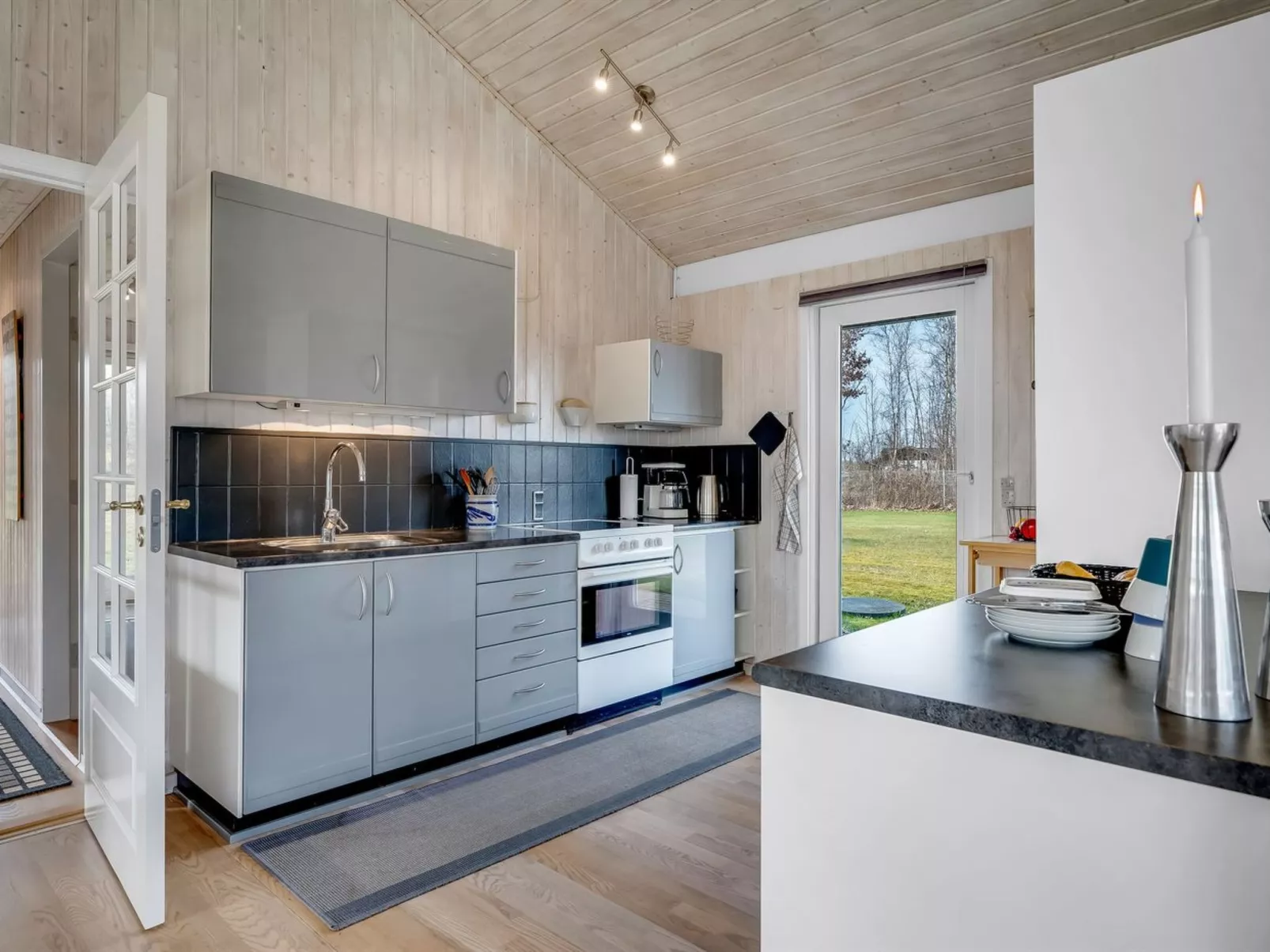 "Tosti" - 180m to the fjord-Inside