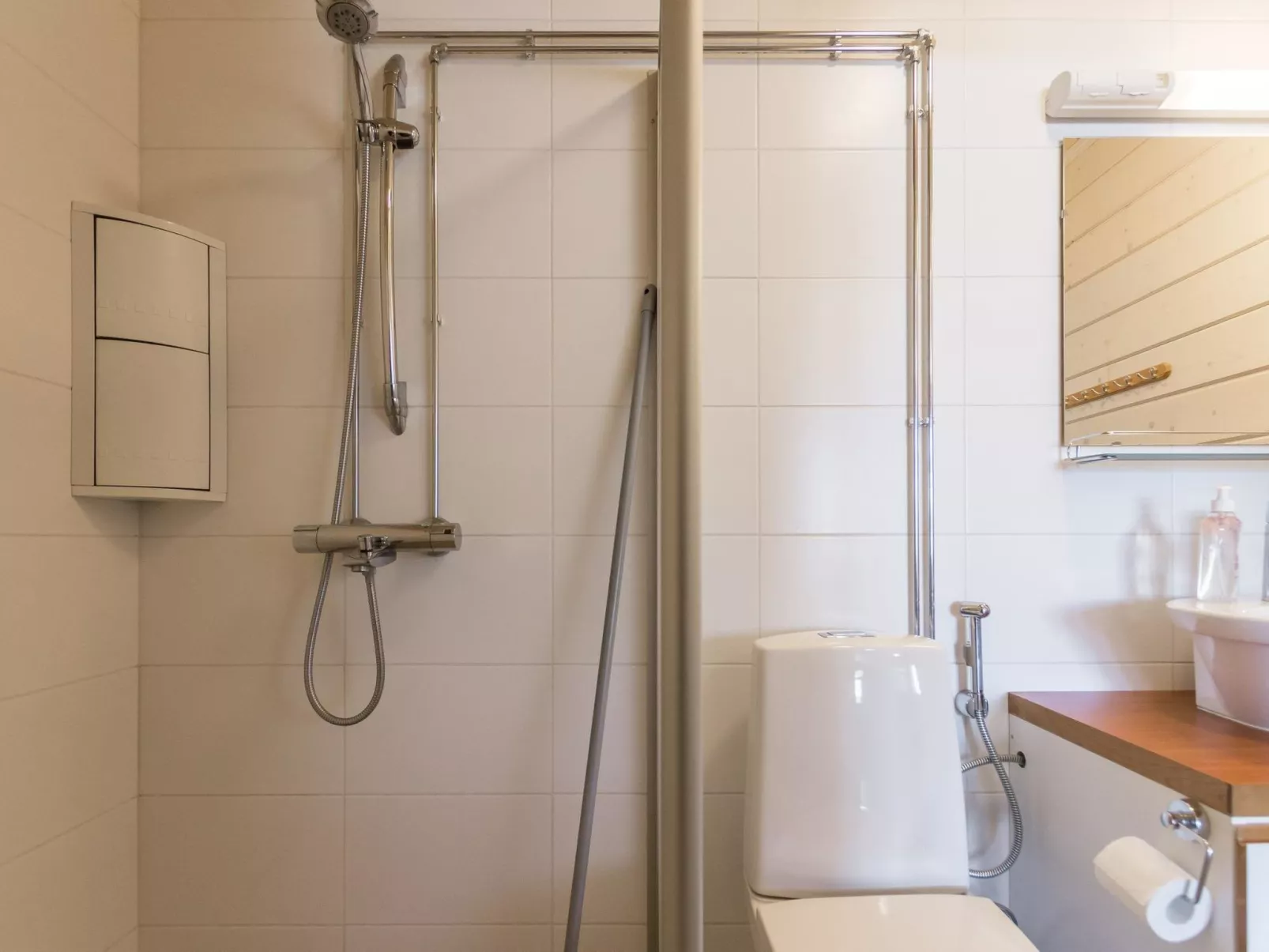 Hallan karhu b, paritalo-Inside