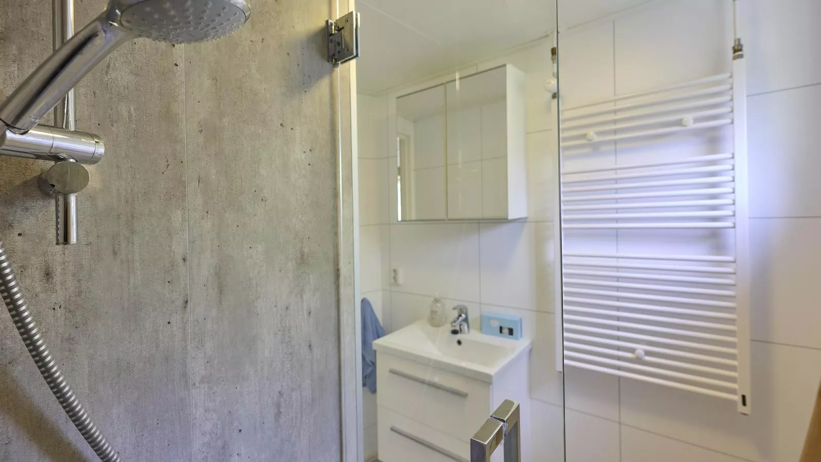 Chalet Sea Birds-Bathroom