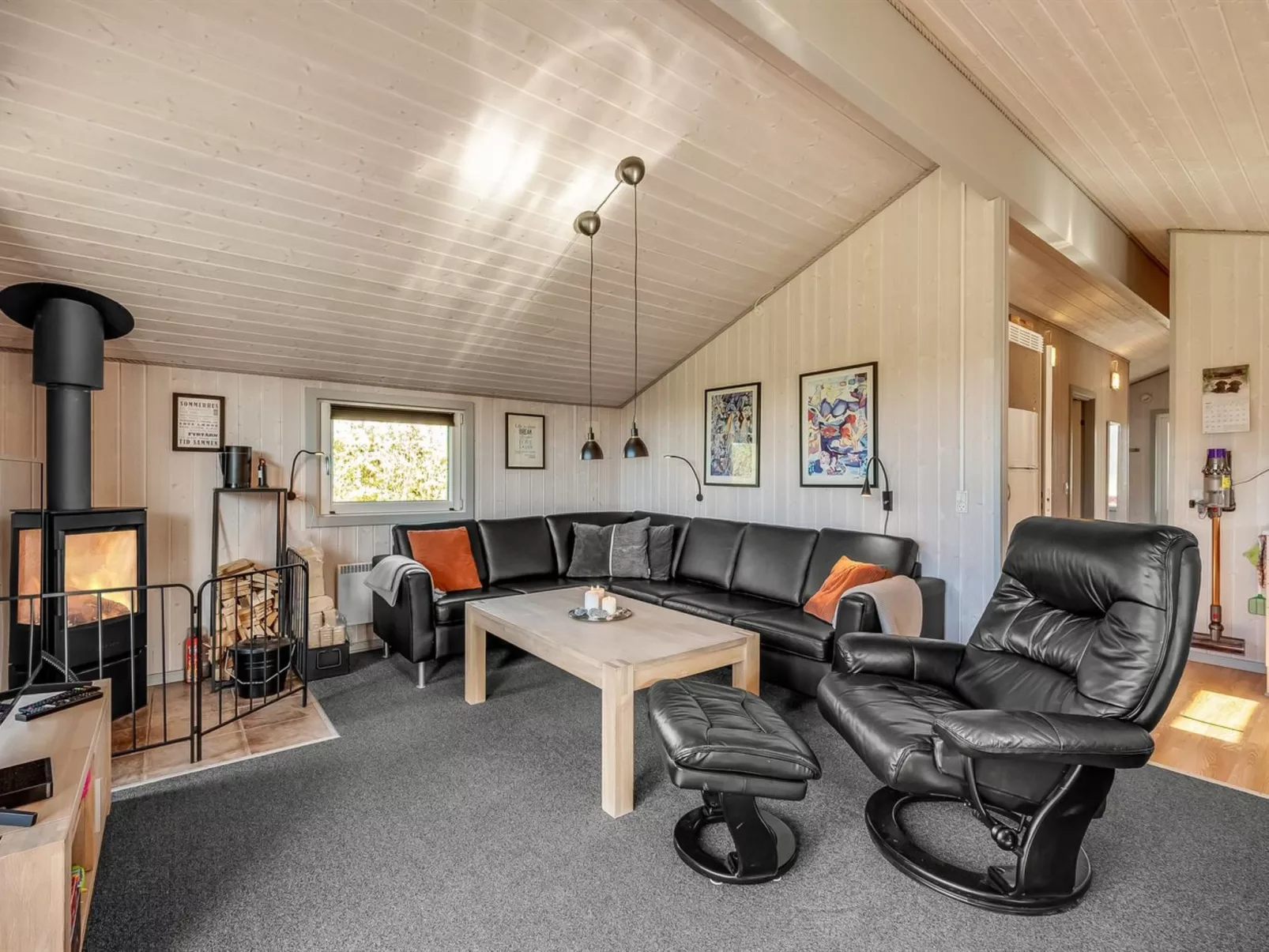 "Seba" - 1km to the fjord-Inside