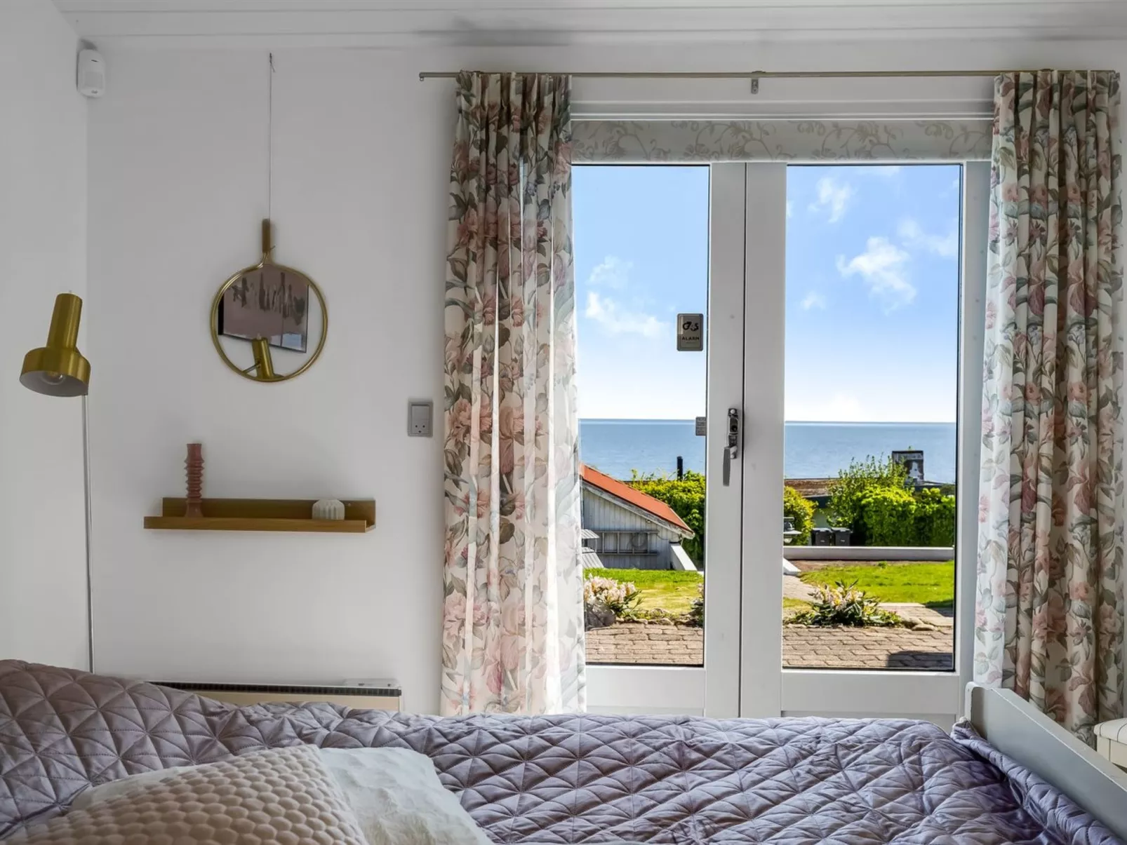 "Tobias" - 45m to the fjord-Draußen