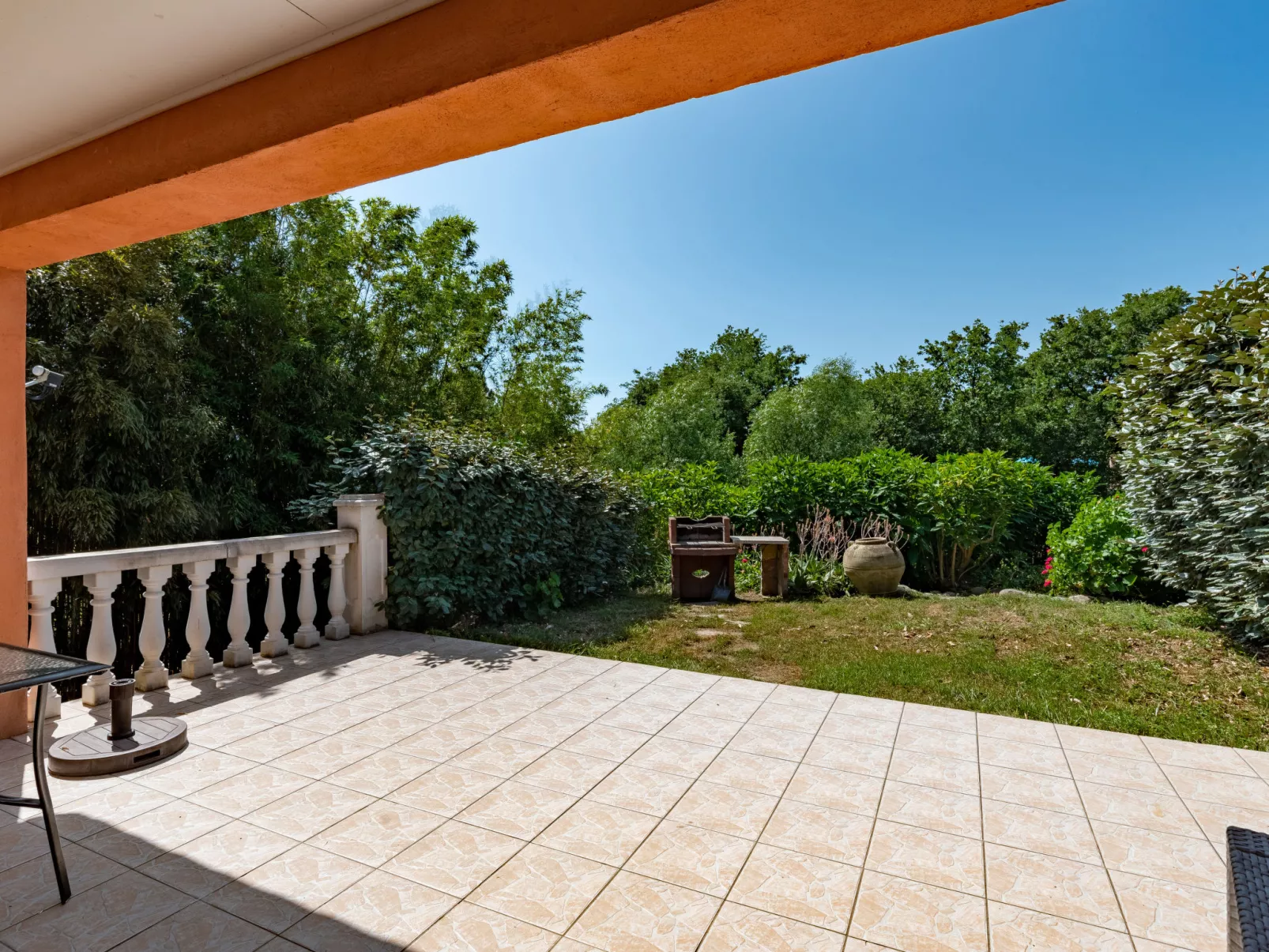 Gelormini-Outside