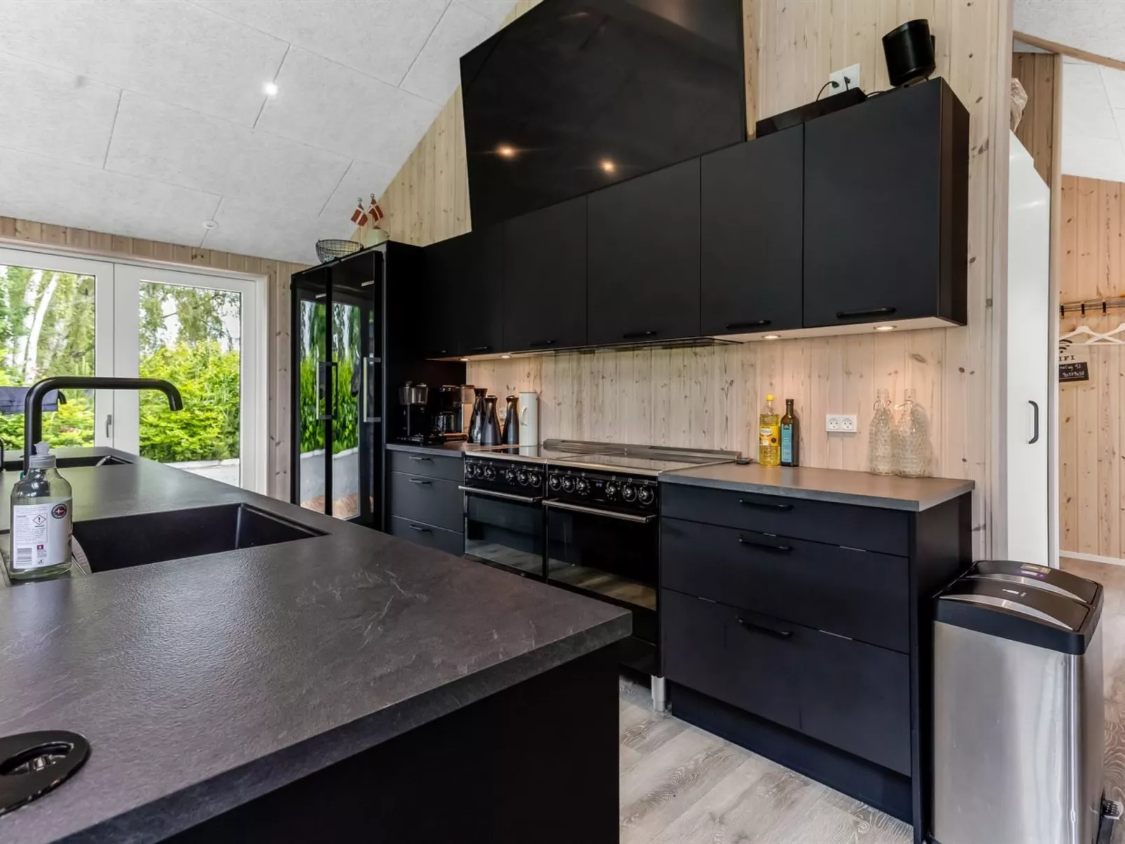 "Matild" - 400m from the sea-Dedans