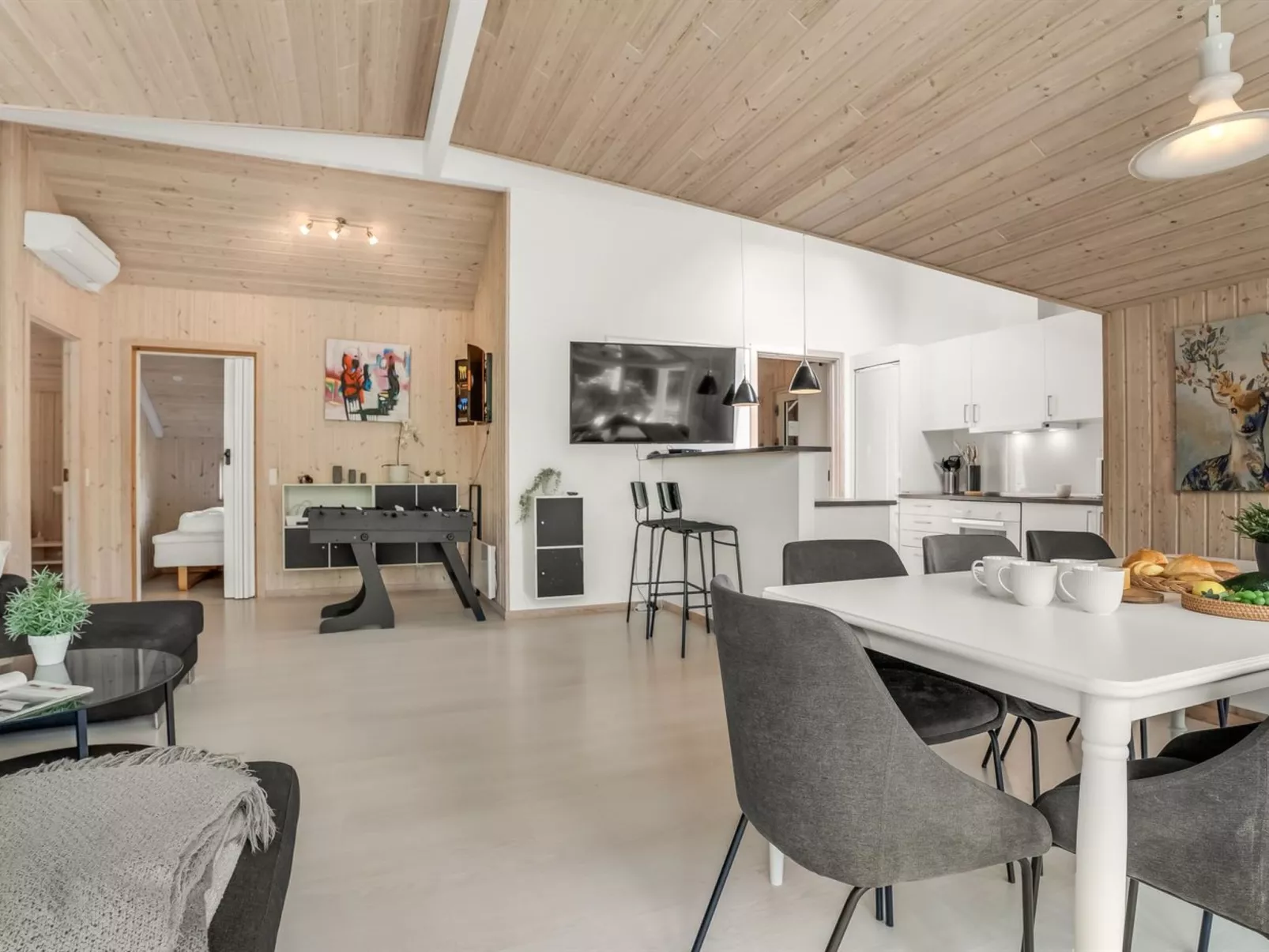 "Mika" - 800m from the sea-Dedans