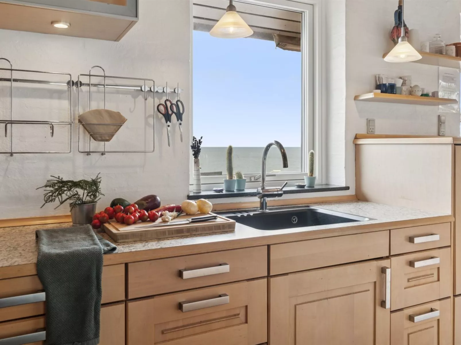 "Dzavid" - 50m from the sea-Inside