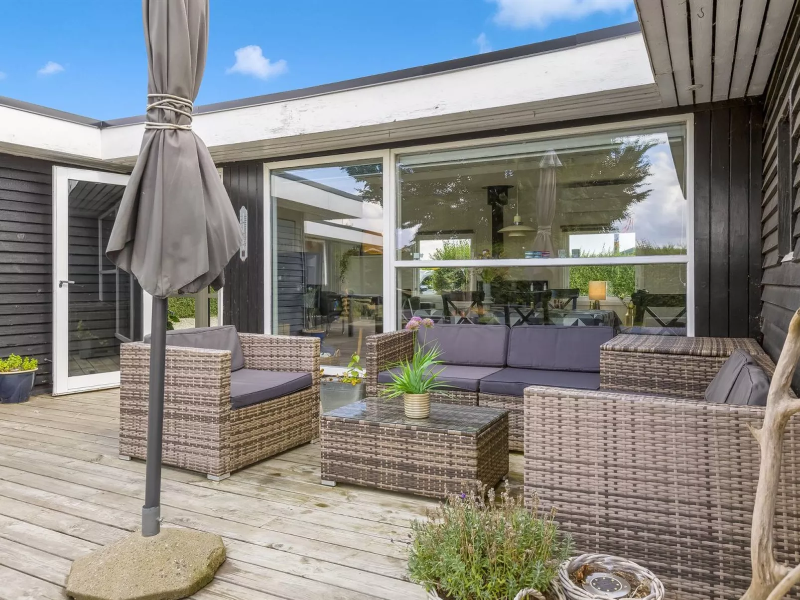 "Adia" - 500m from the sea-Draußen