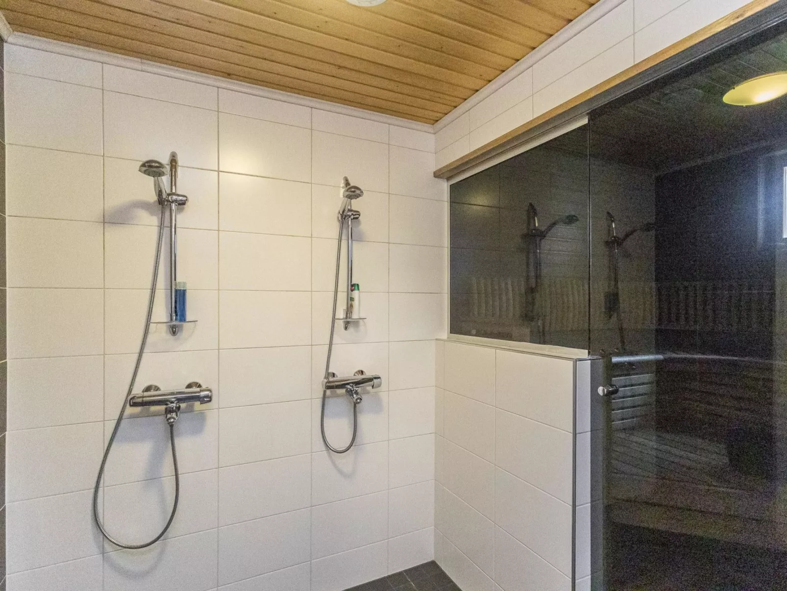 Levi kartano-Drinnen