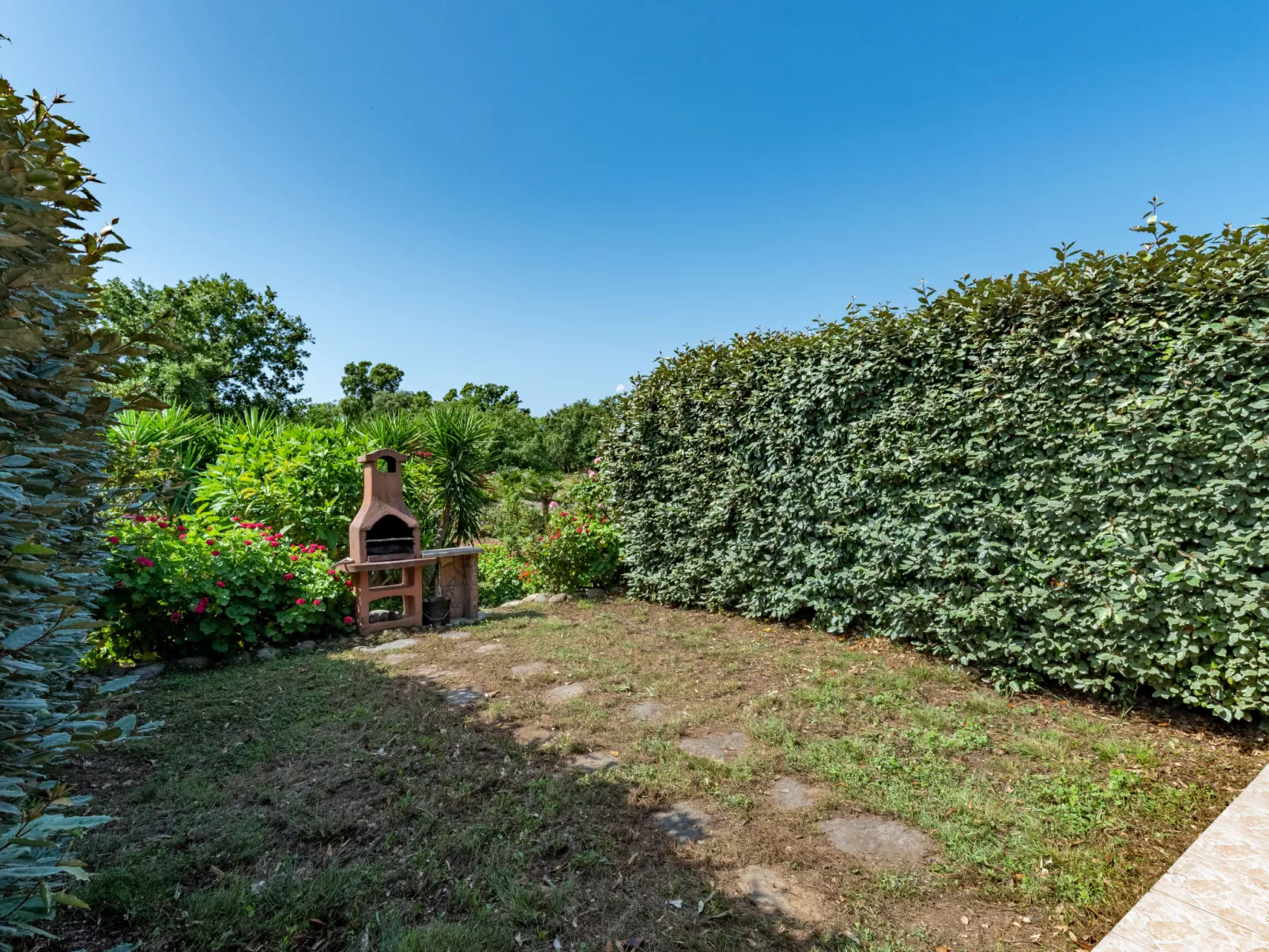Gelormini-Outside