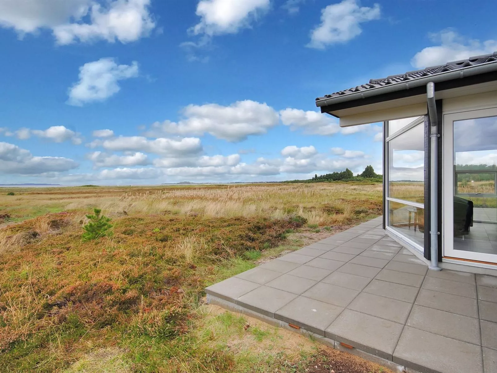 "Arisa" - 100m to the fjord-Outside