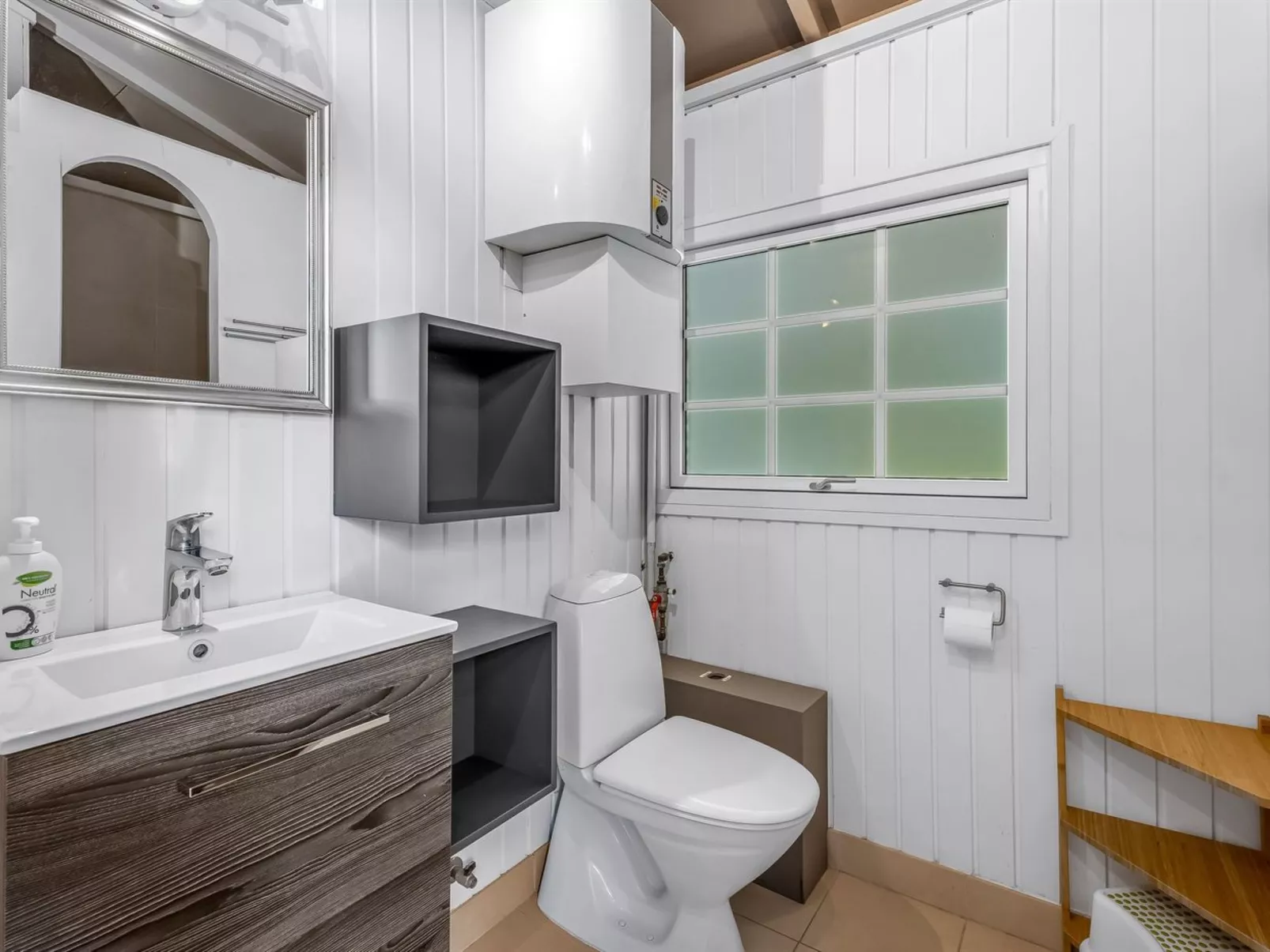 "Effy" - 600m from the sea-Drinnen