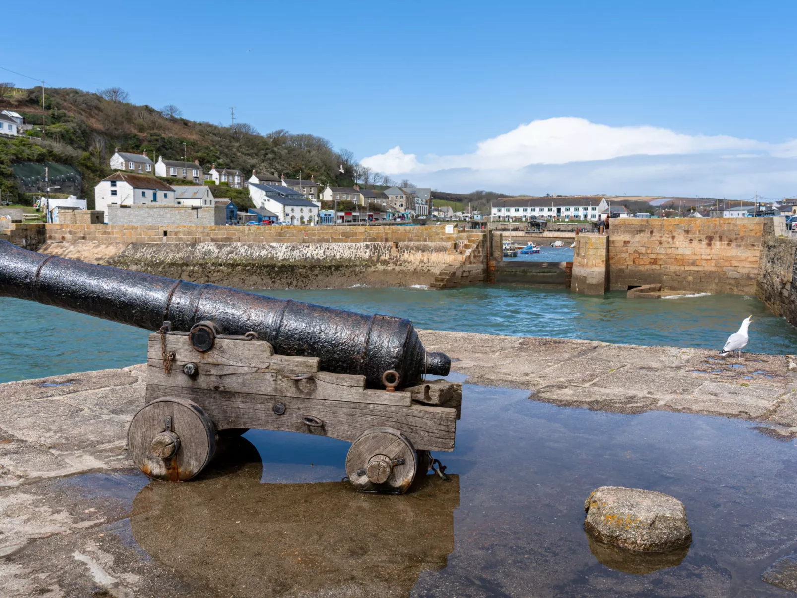 The Hideaway-Outside