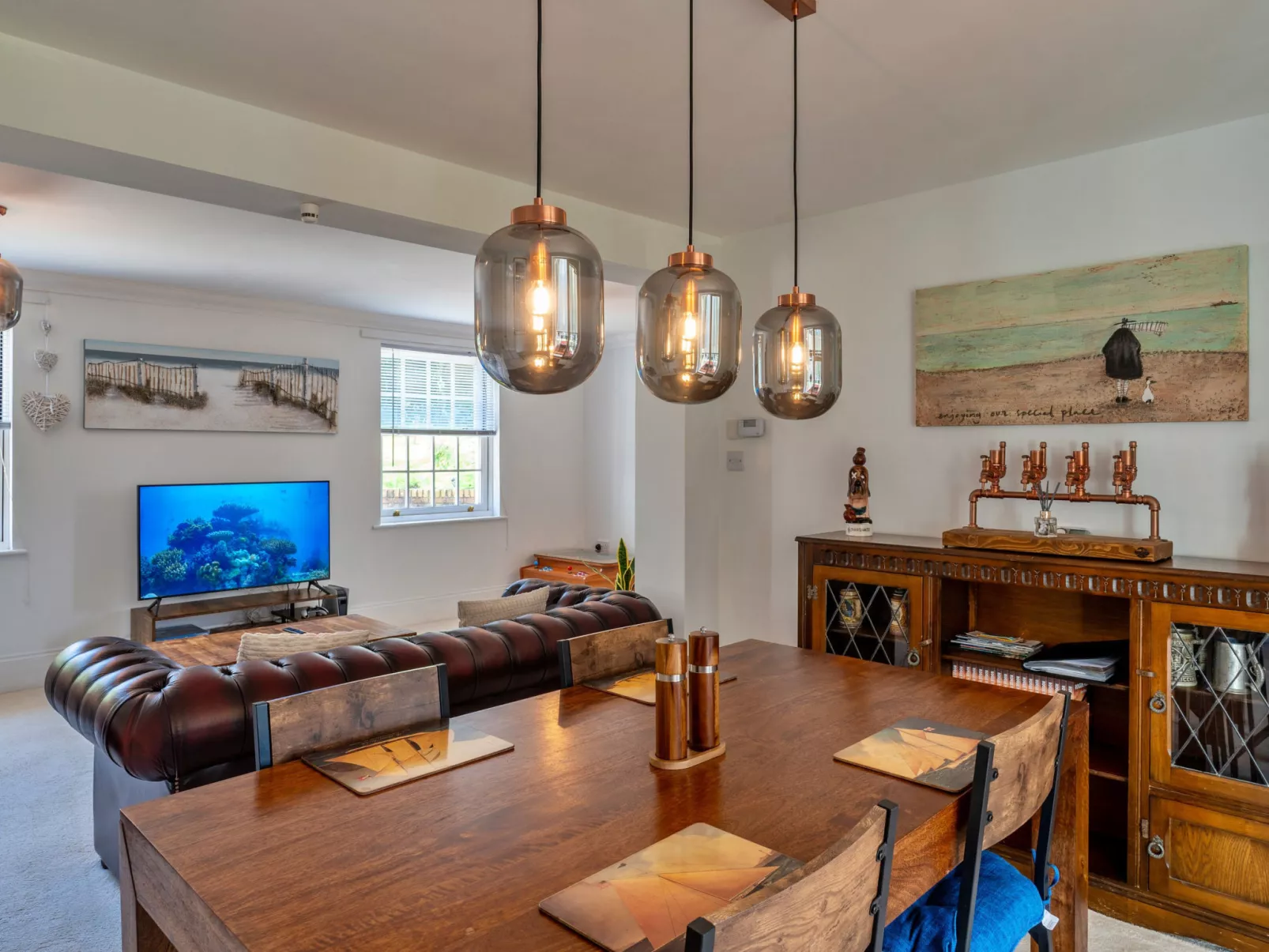 Nicely Tucked Away Cottage-Inside