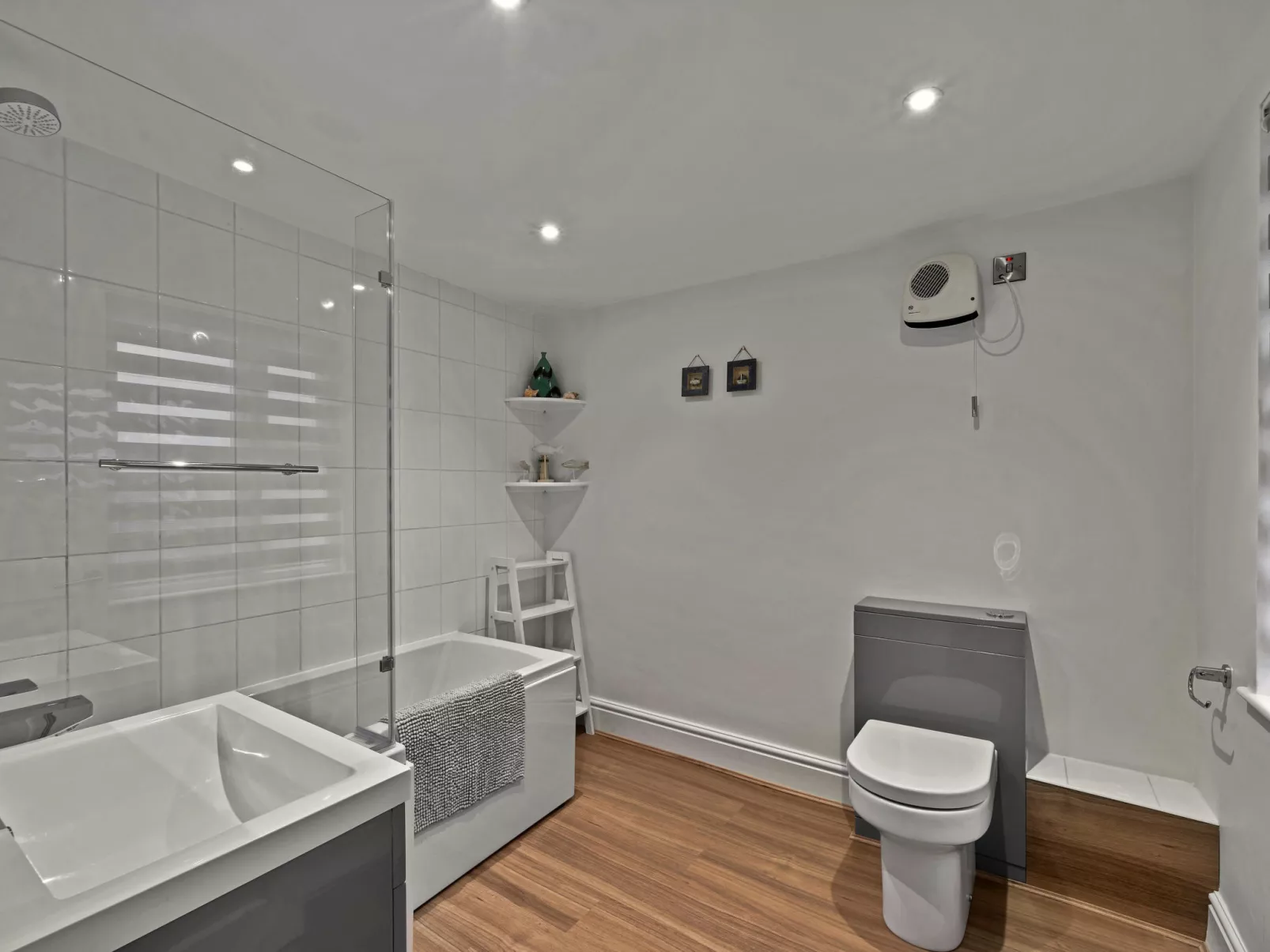 Porthole Cottage-Inside