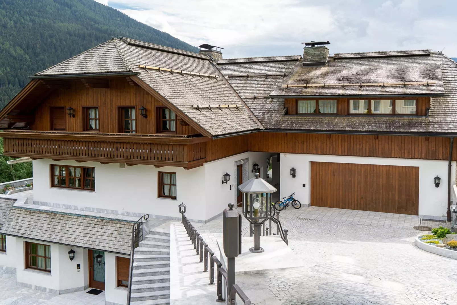 Bad Kleinkirchheim Lush and Spacious Villa with Indoor Pool and Wellness - Seven Bedroom Villa-Outdoor