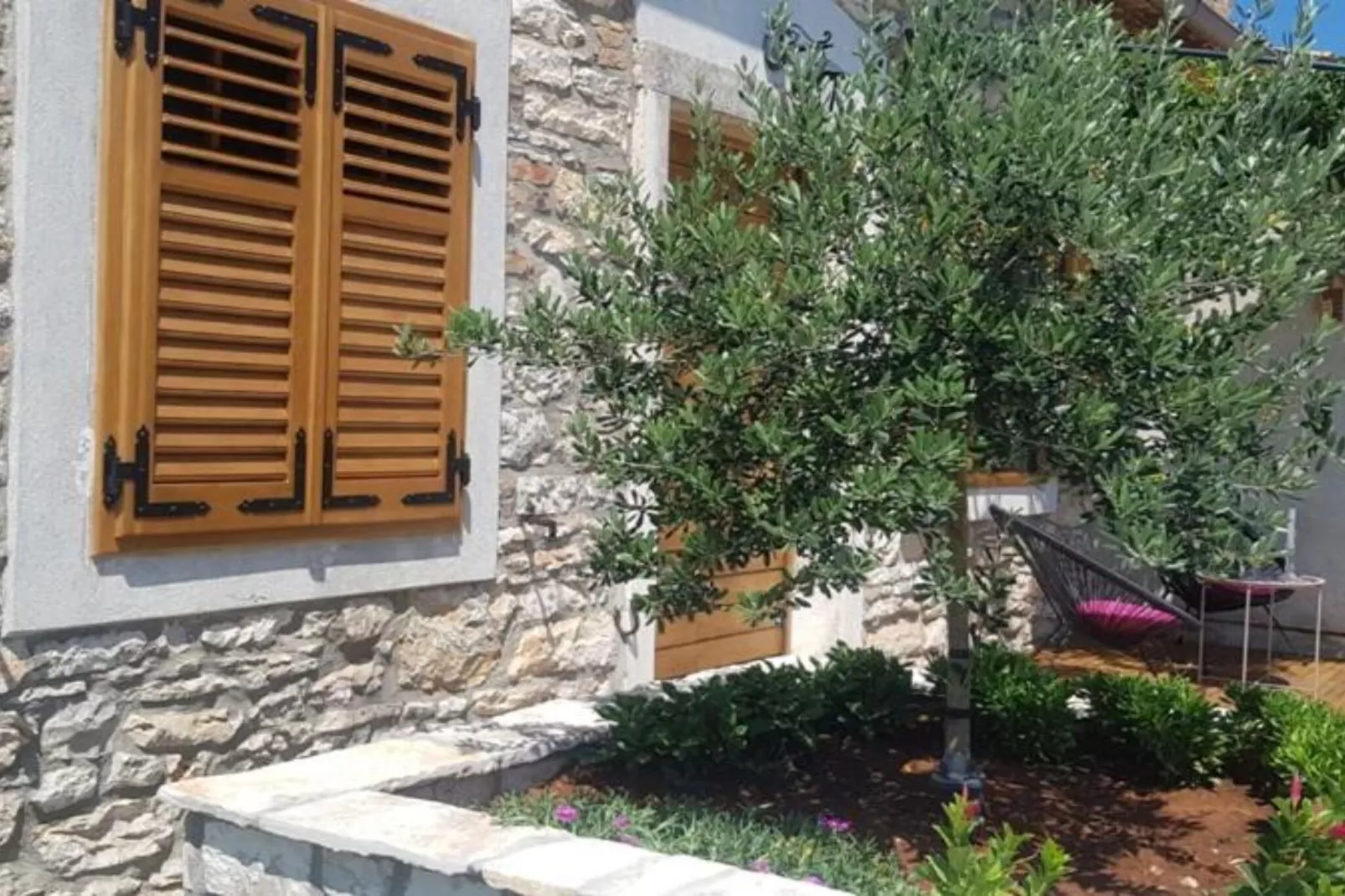 One bedroom apartment (A5)-Outdoor