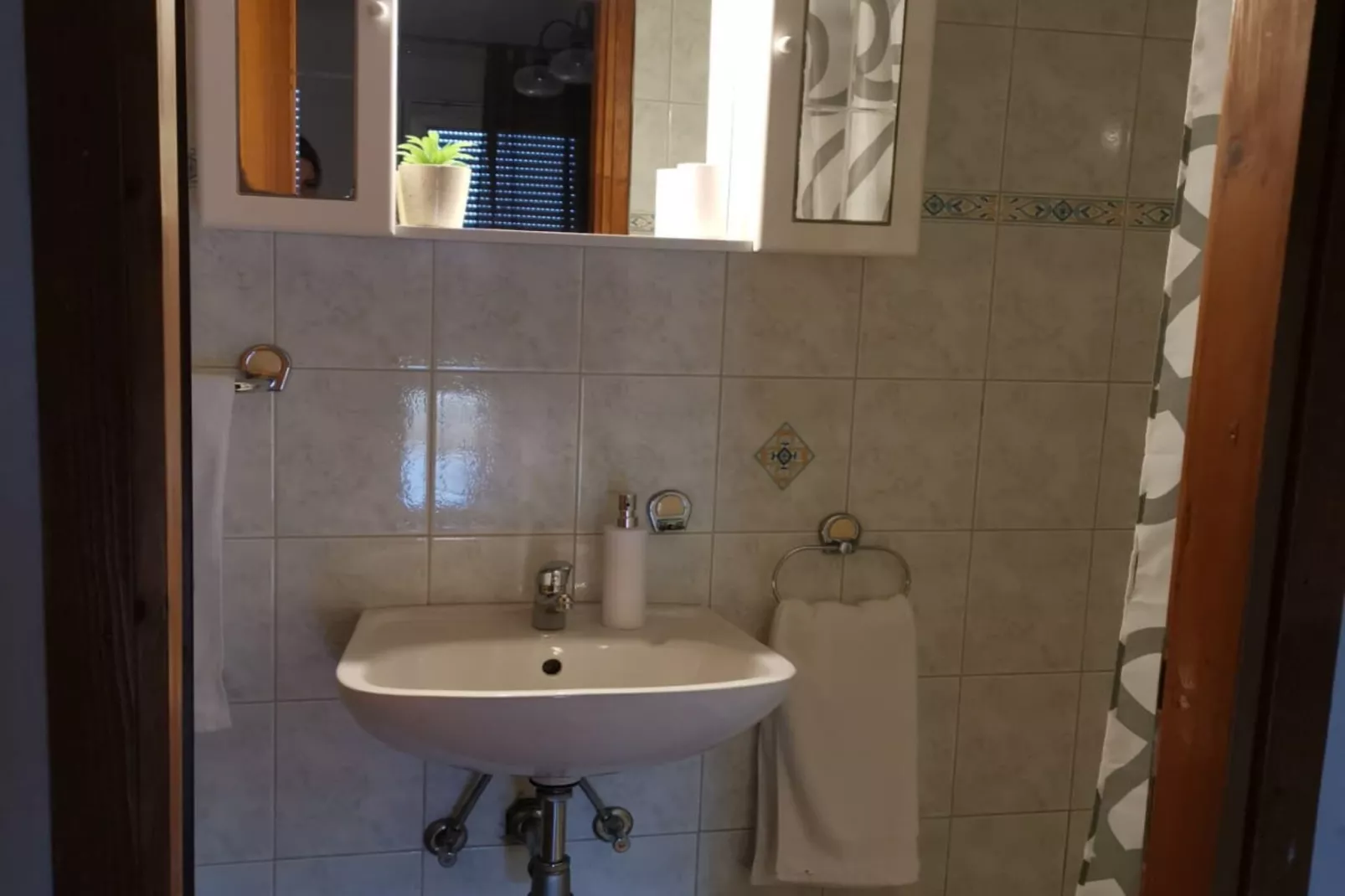 Three Bedroom Apartment with Terrace and  Sea View-Bathroom