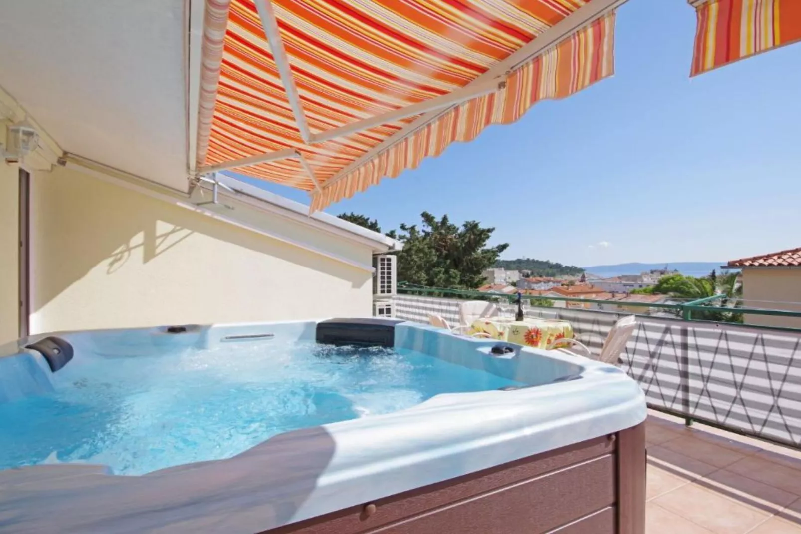 Apartments Ribarević - Three Bedroom Apartment With Terrace and Sea View-Schwimmbad