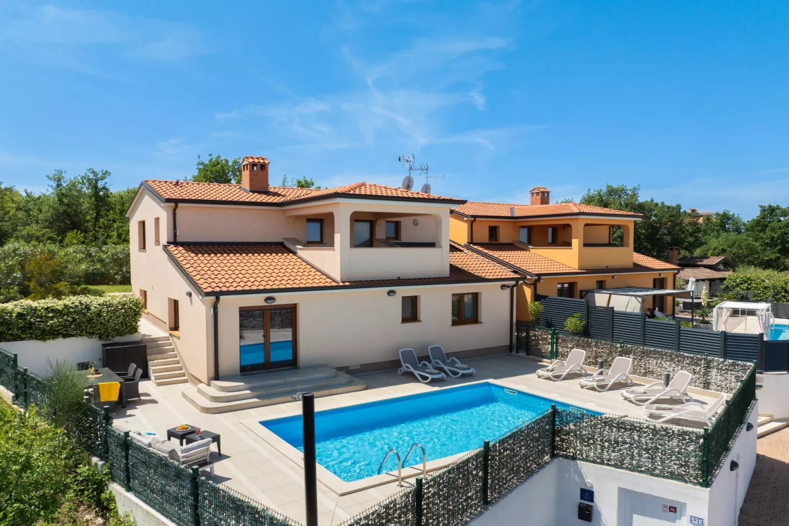 Holiday Home Mlačić - Three Bedroom Holiday Home with Pool