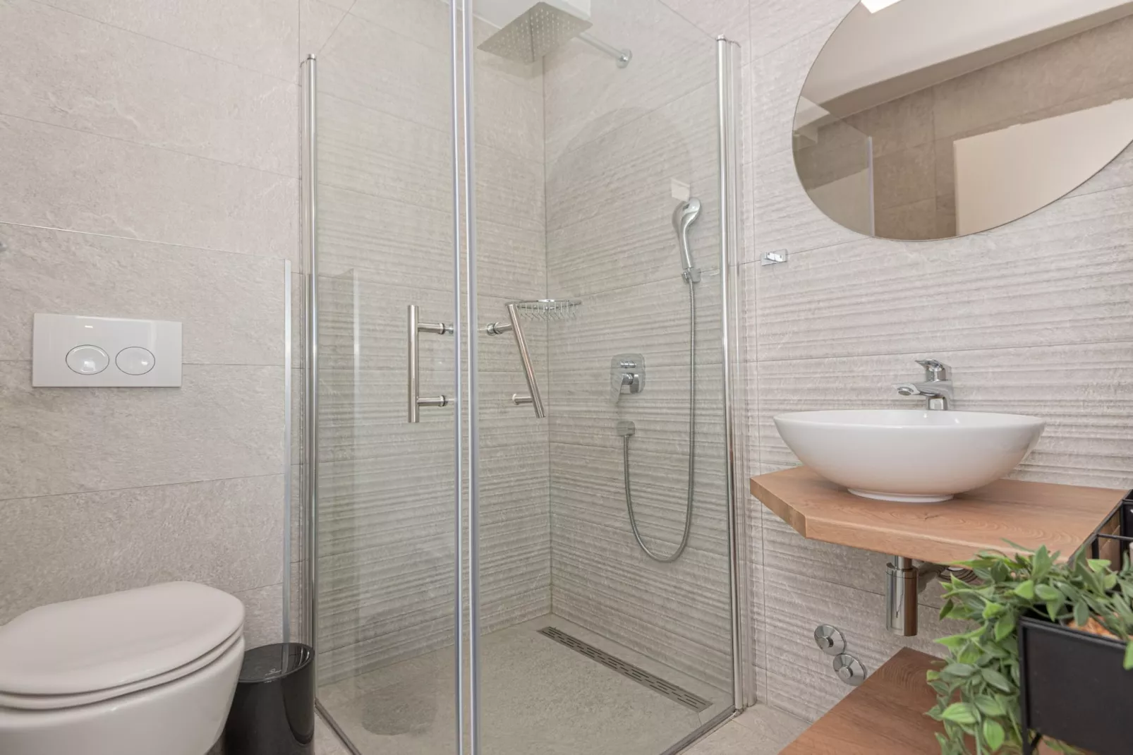 Four-Bedroom Villa With Pool-Badezimmer