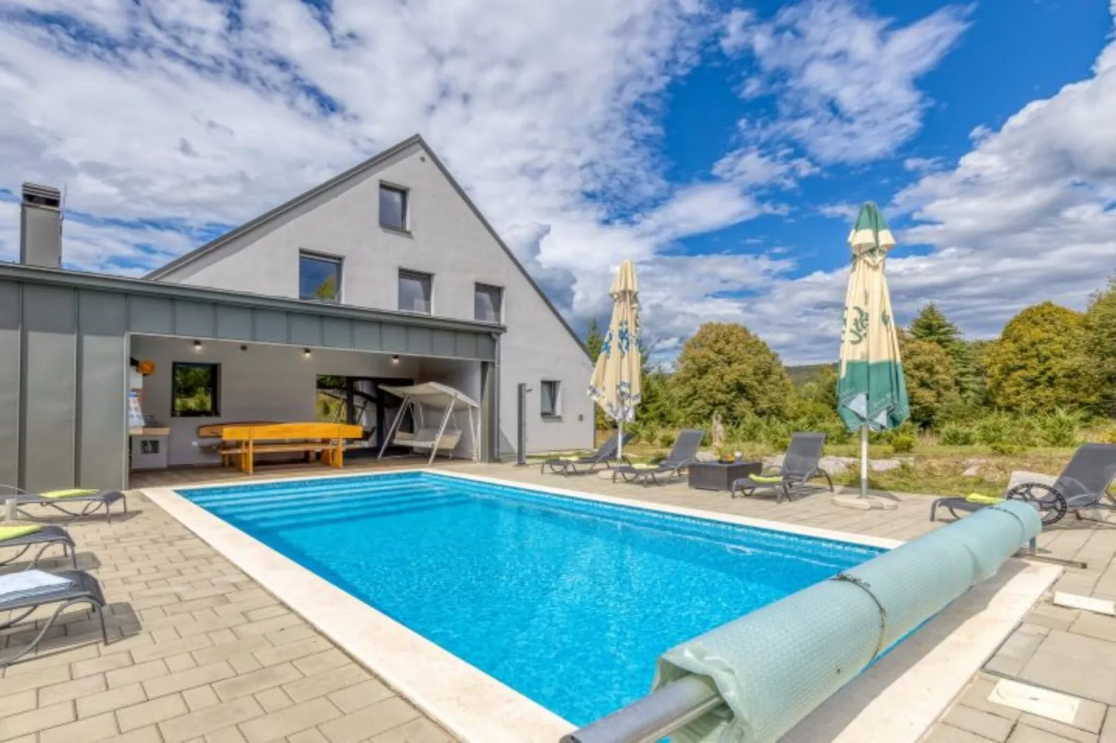 Four Bedroom Holiday House Mali Raj with Pool-Schwimmbad