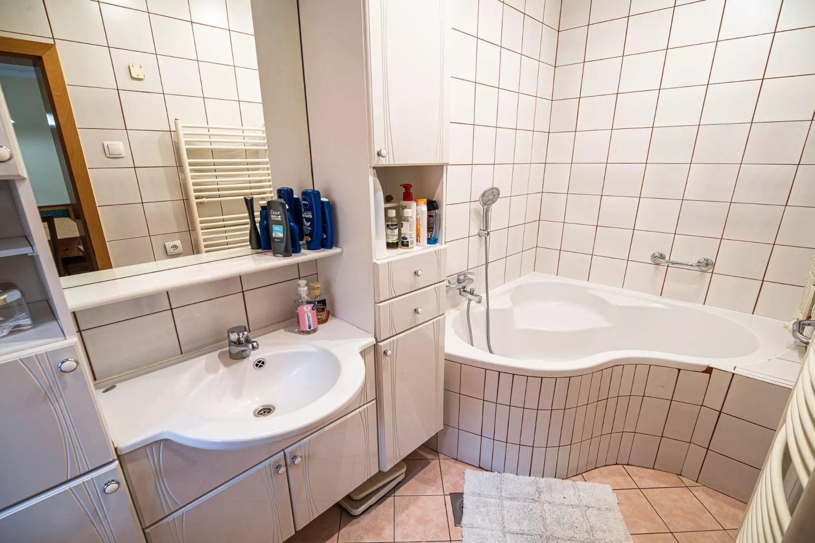 Relaxing Retreat with Hot Tub in Sevnica - Three Bedroom Apartment-Bathroom