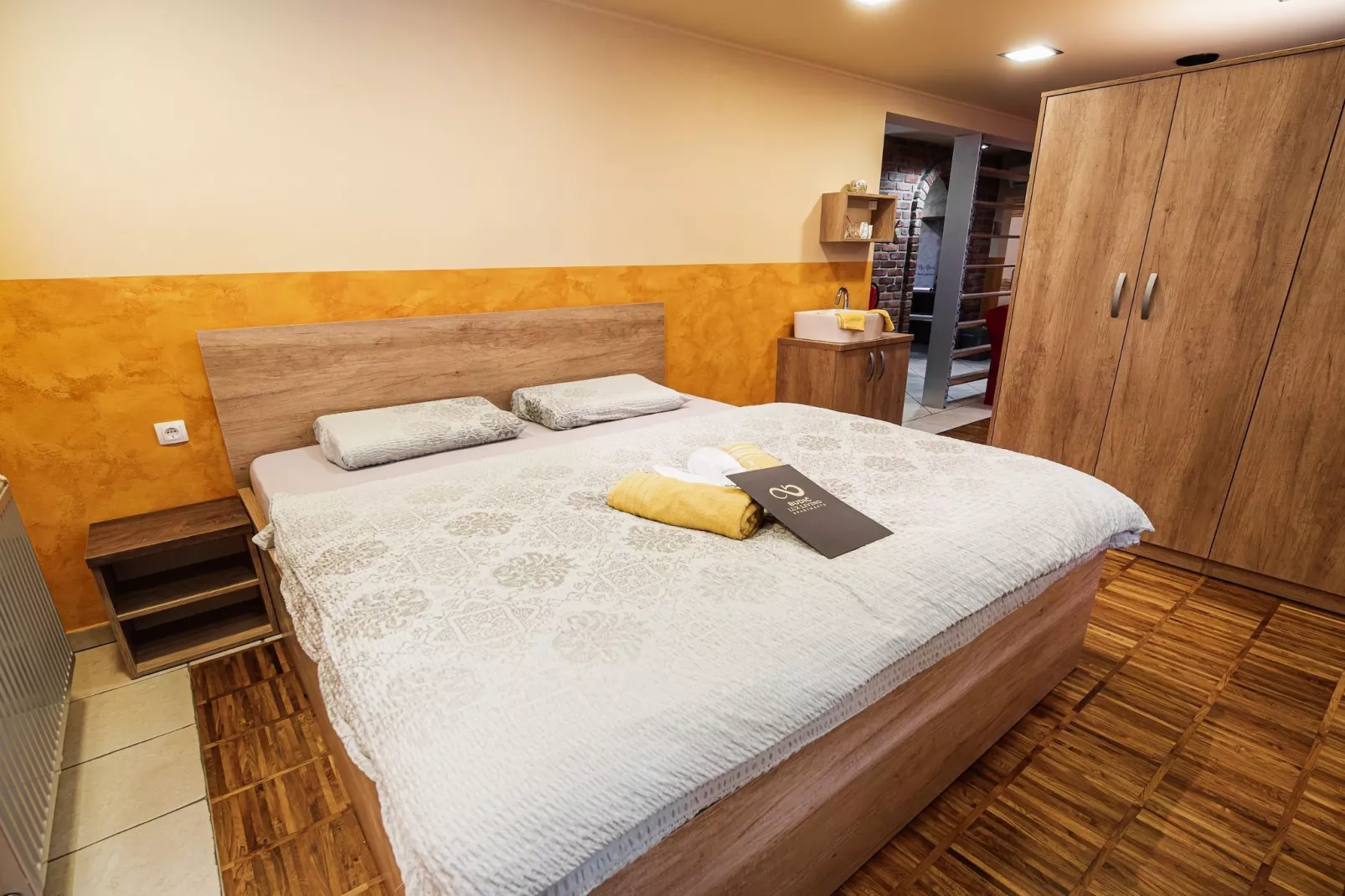 Elegant and Stylish Retreat Apartments with Terrace - Two Bedroom Apartment with Terrace-Chambre