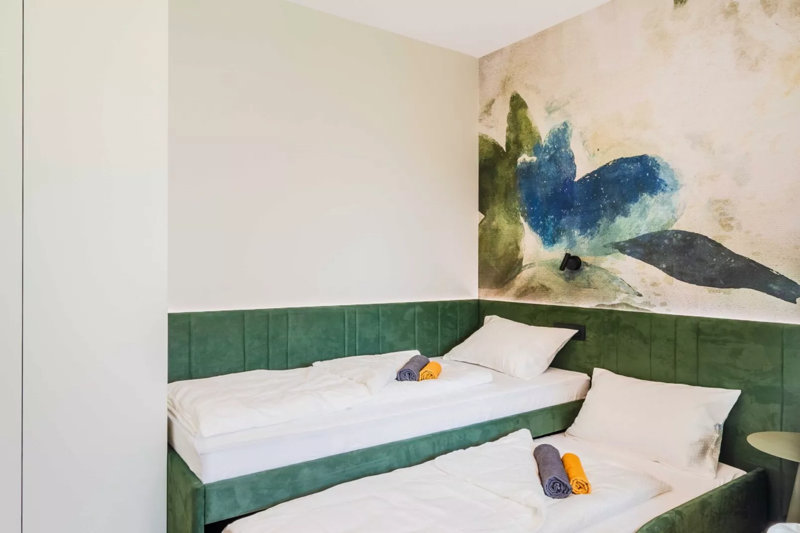 Bovec Chic Apartment with Sauna - One Bedroom Apartment with Balcony-Schlafzimmer