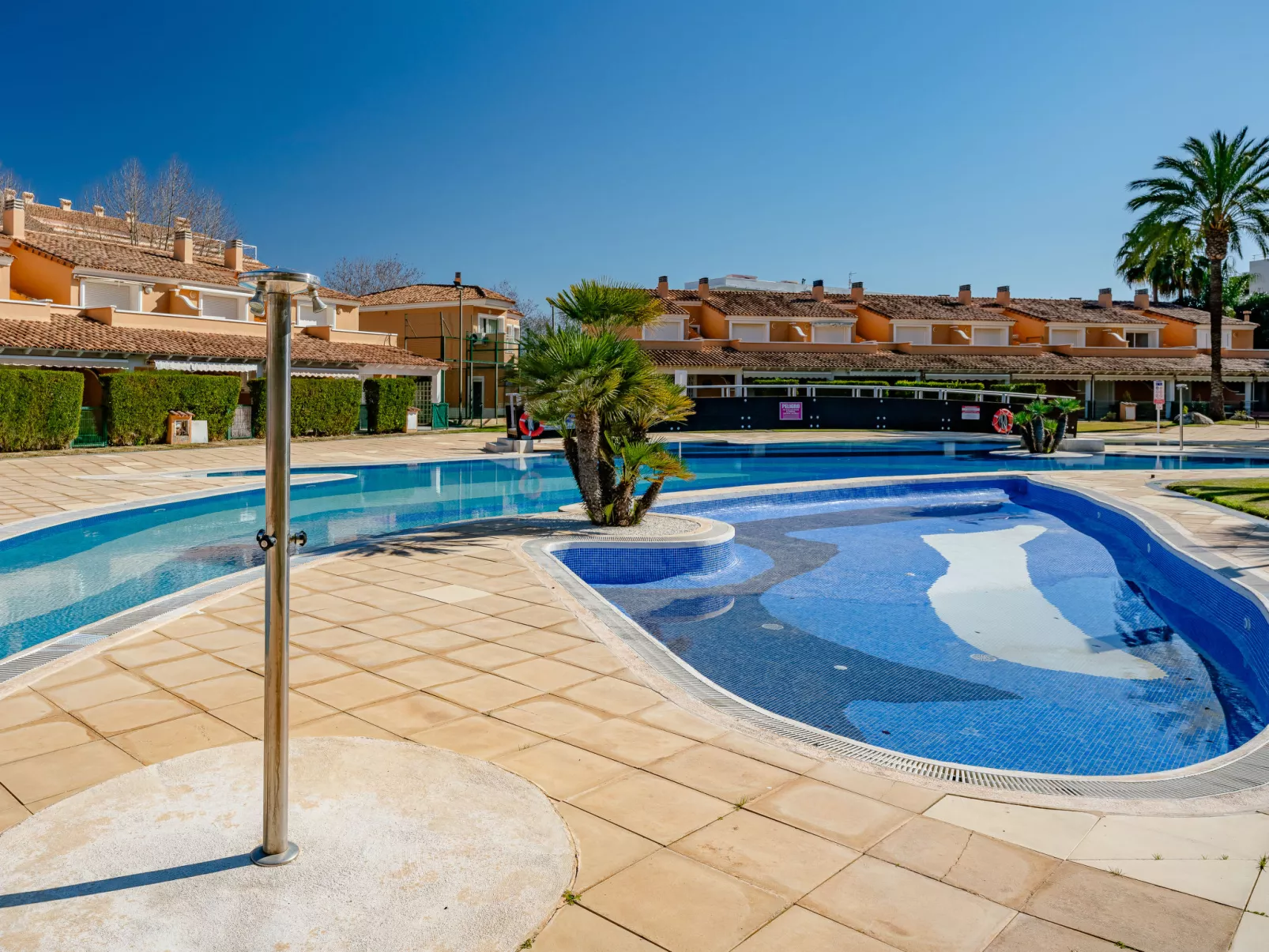 Moreras del Saladar-Outside