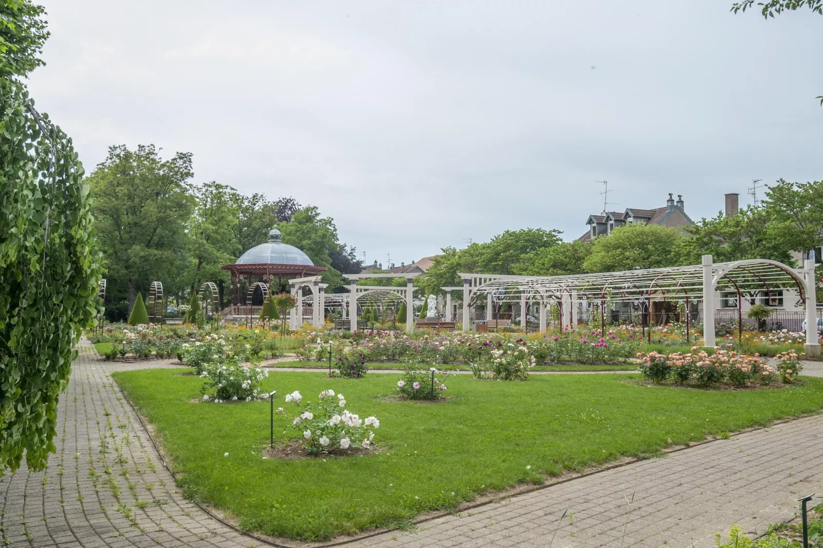 Komfortables Apartment in Belfort mit Terrasse-Gebiete Sommer 1 km