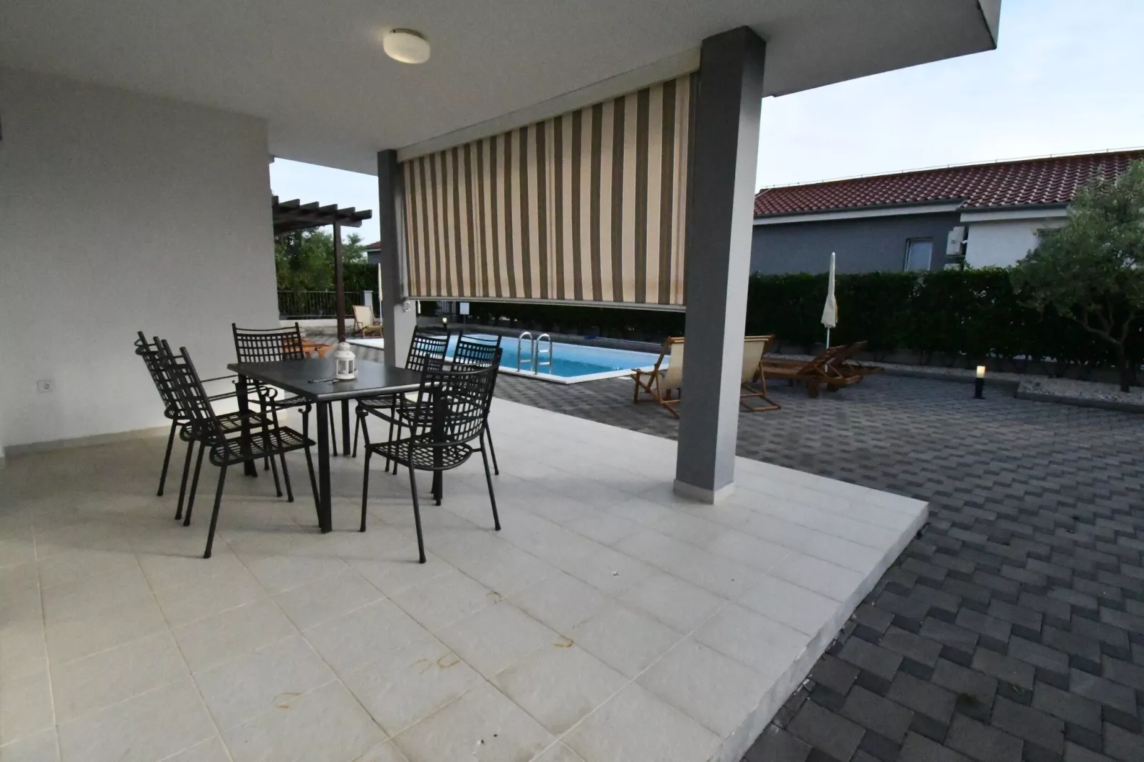 Luxury Escape with Swimming Pool & Modern Design -Deluxe Four Bedroom Villa with Private Pool (Villa 6)-Im Freien