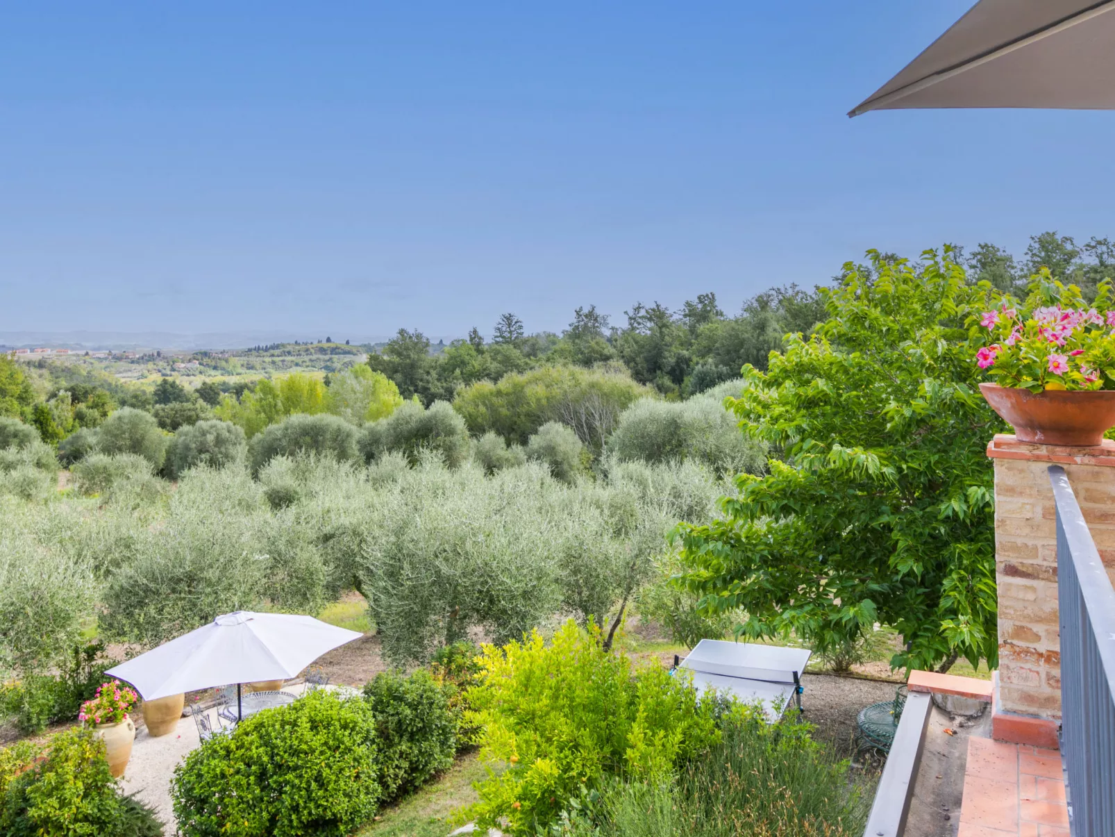 Vecchio Forno-Outside