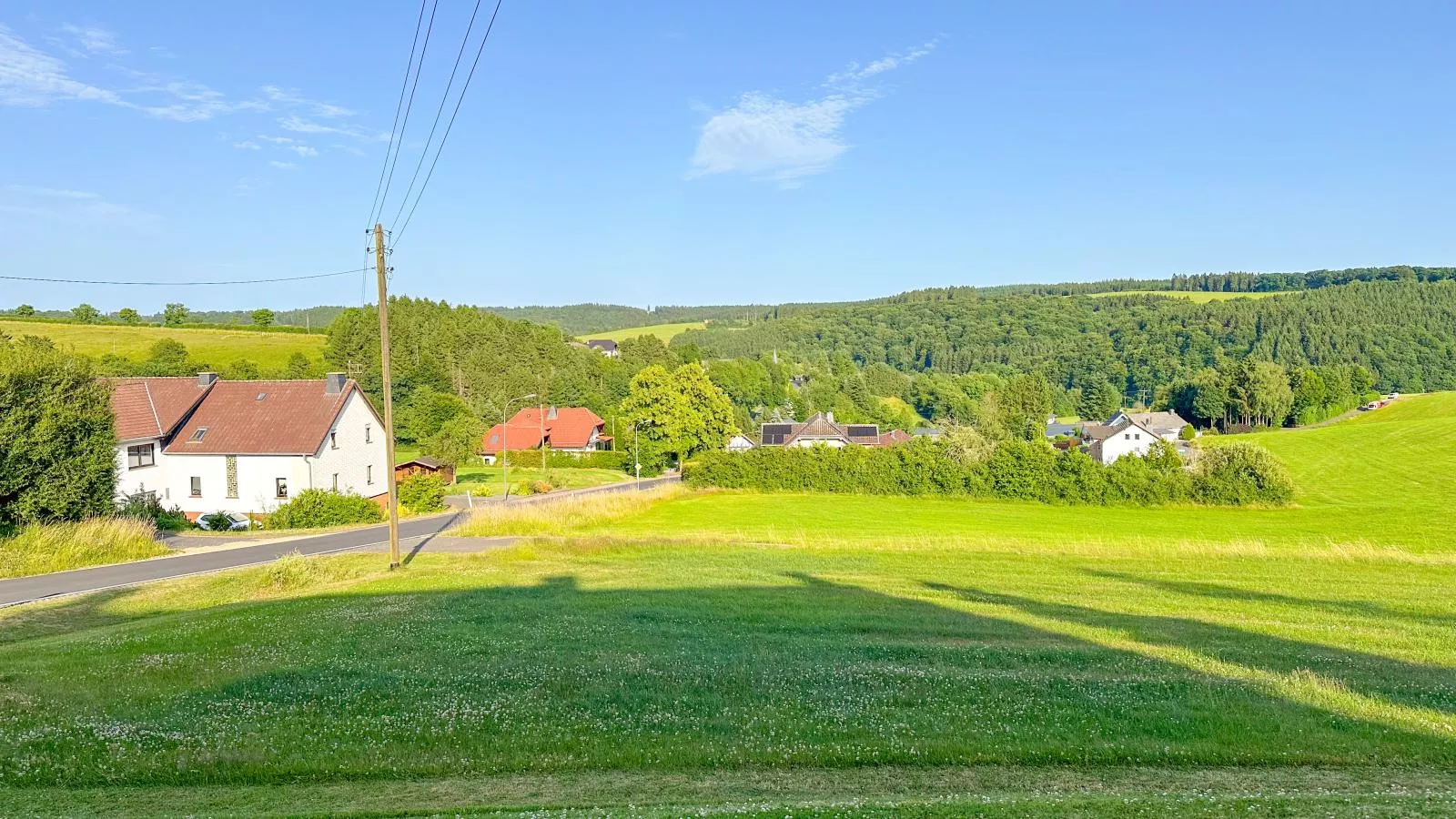 Eifelleben Kleinlangenfeld-View in summer