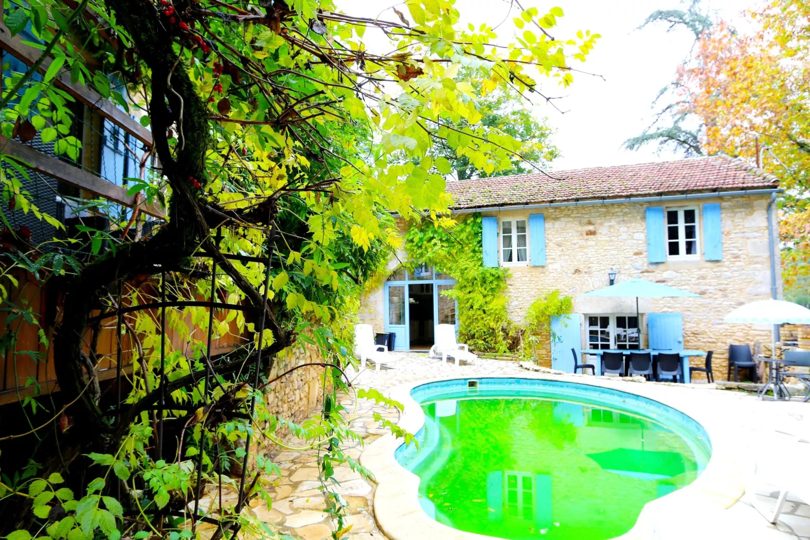 Gite Traban Bas-Exterior in summer